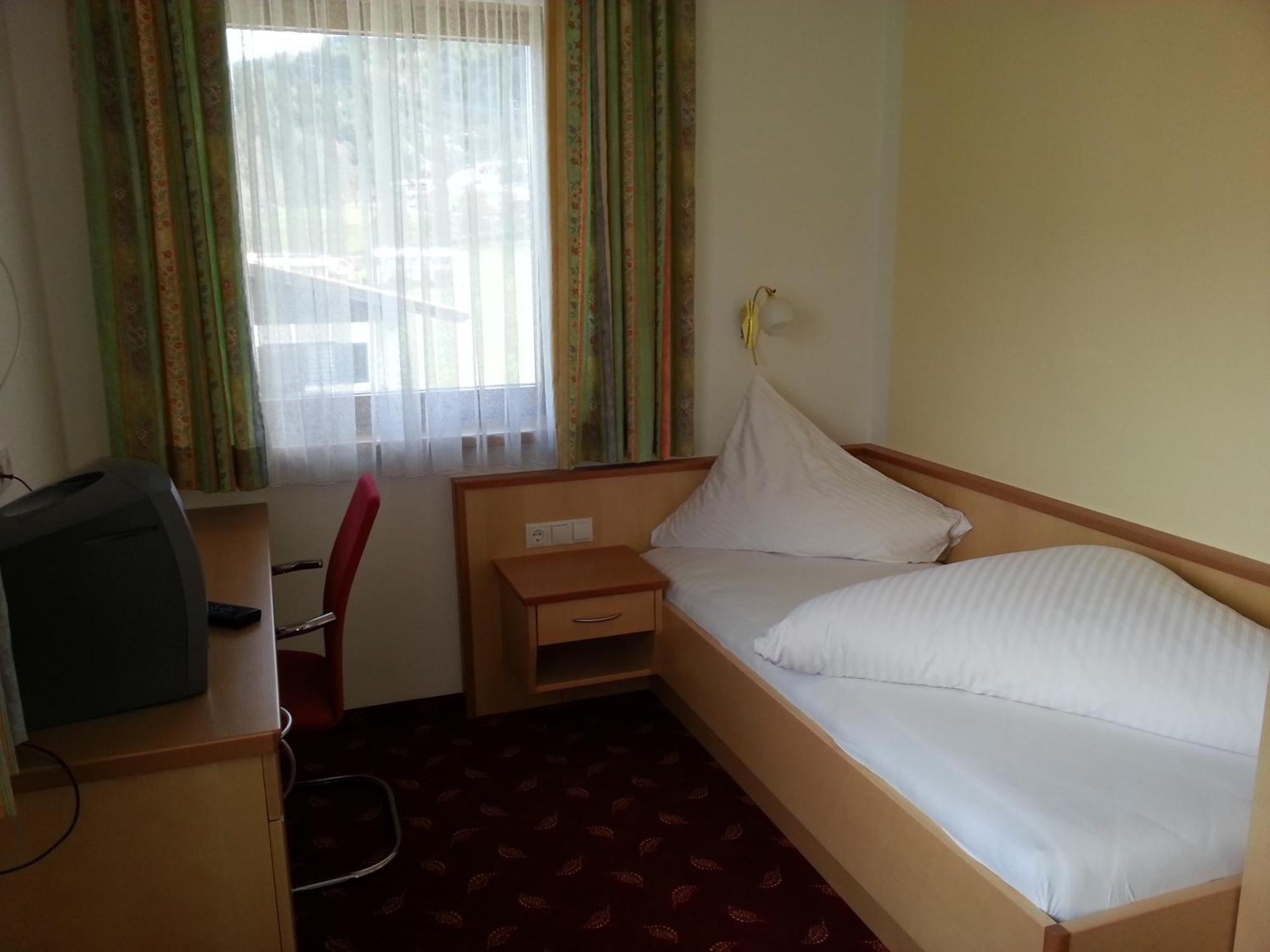 Single Room,1649942134:JPEG