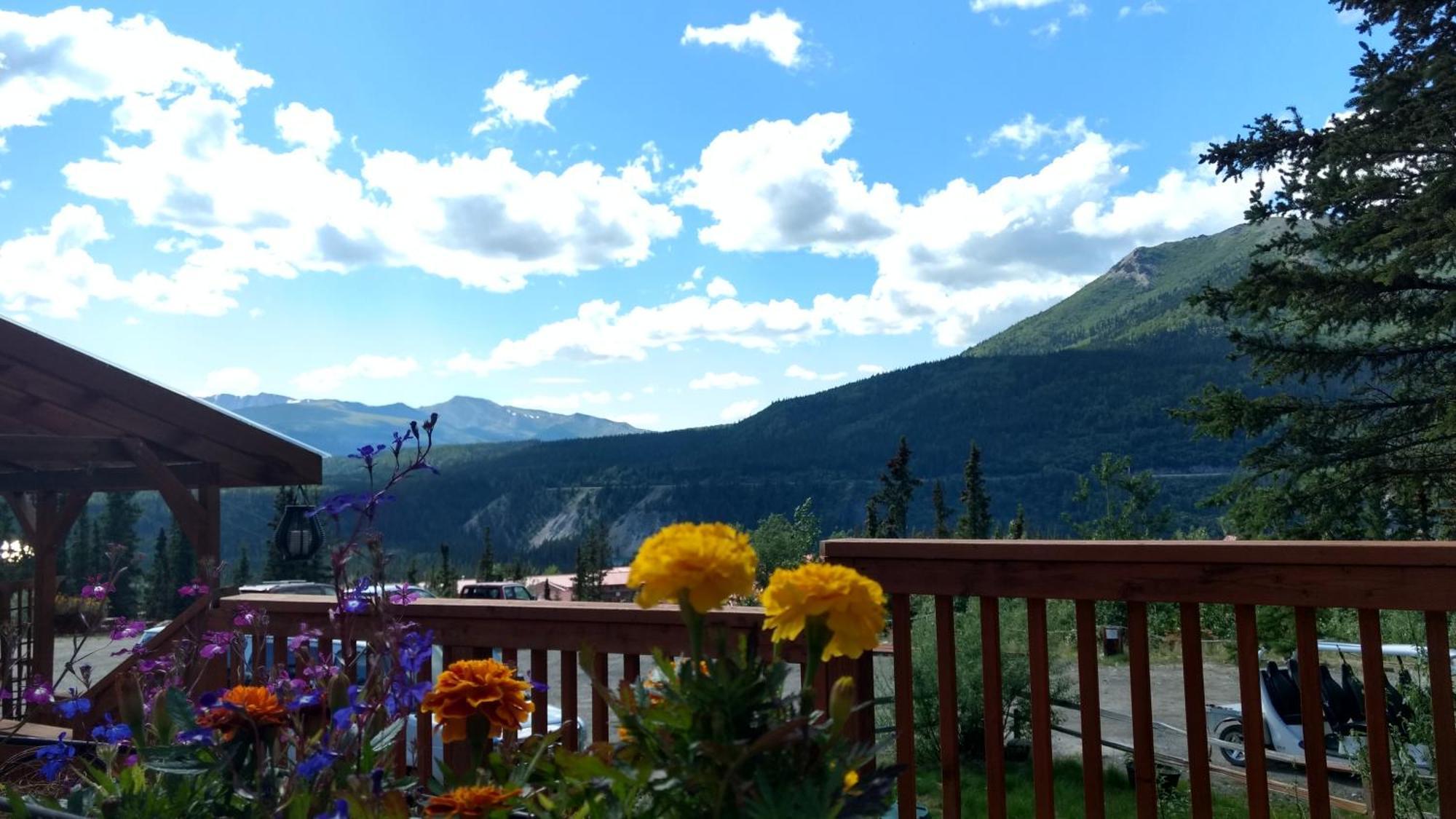 Suite with Mountain View