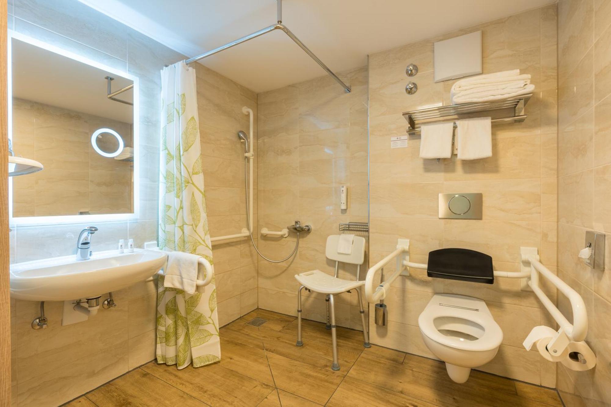 Chambre Lits Jumeaux pour Personnes à Mobilité Réduite