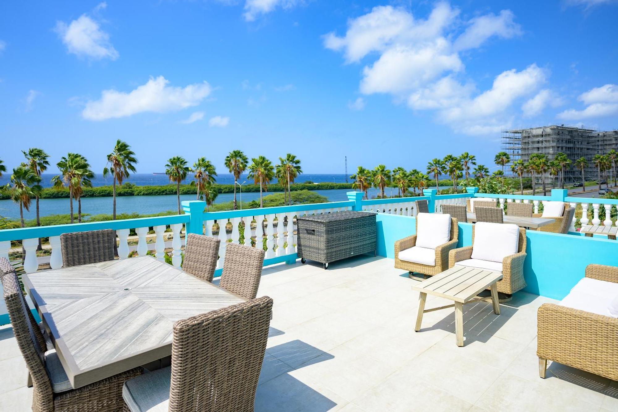 Four-Bedroom Presidential Suite Sea View