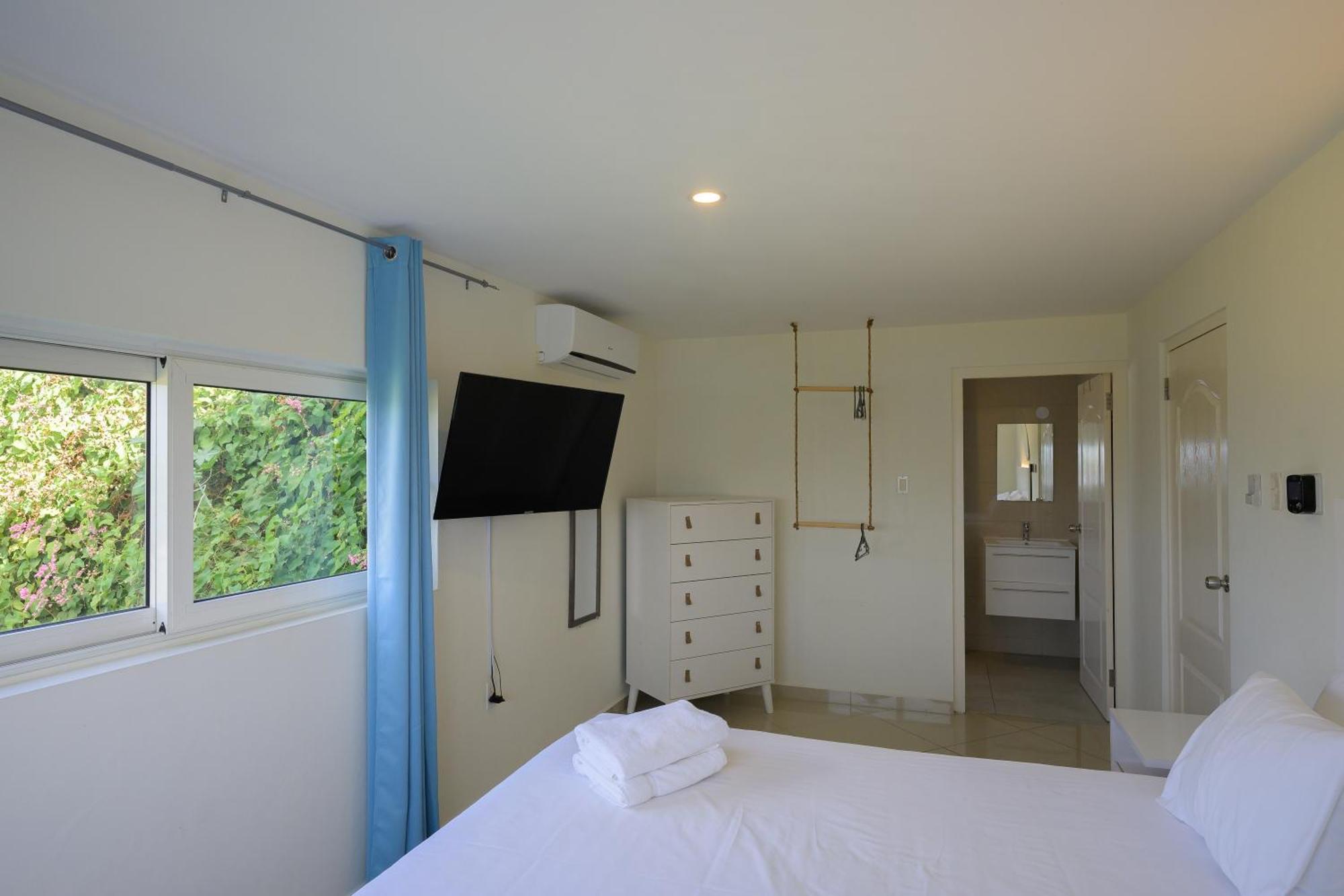 Four-Bedroom Presidential Suite Sea View
