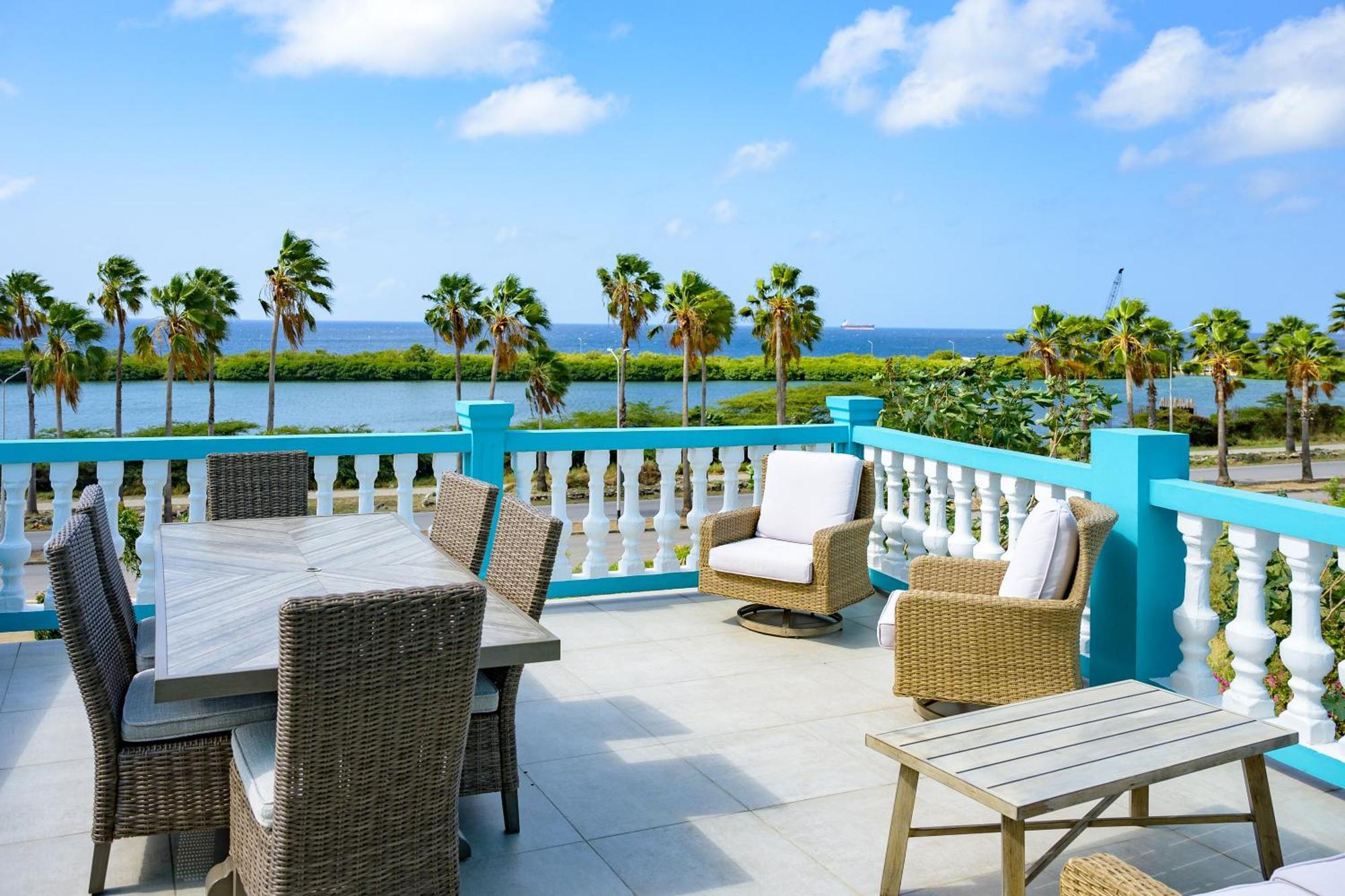 Four-Bedroom Presidential Suite Sea View