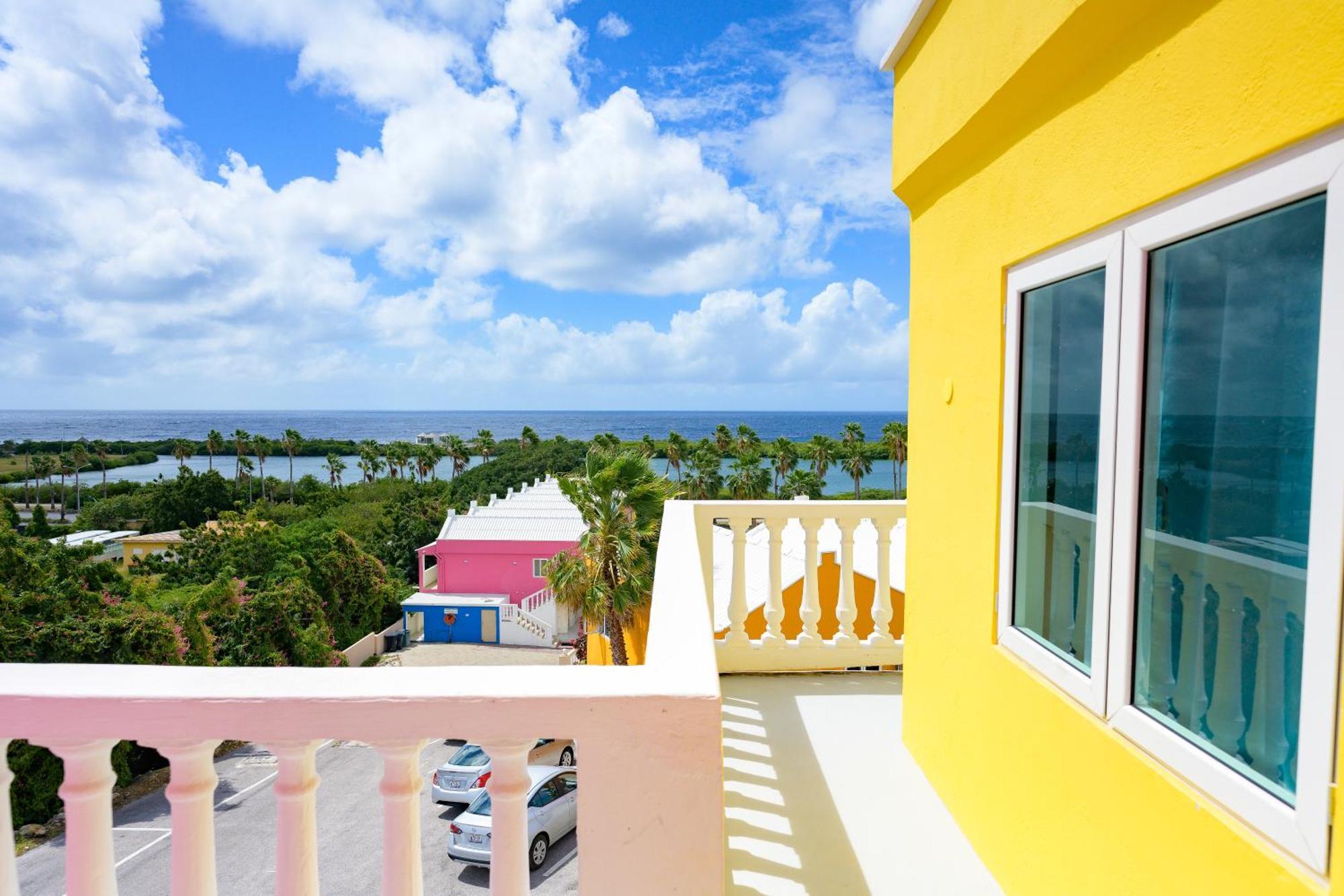 One-Bedroom Apartment Sea View