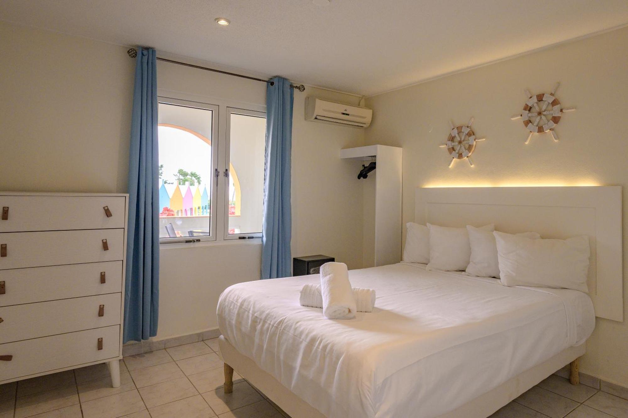 Two-Bedroom Apartment Sea View