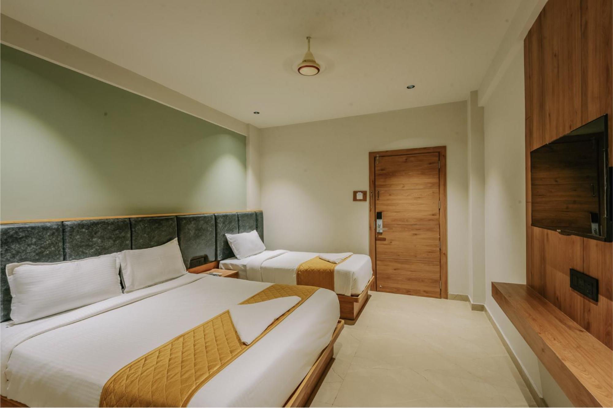Deluxe Triple Room