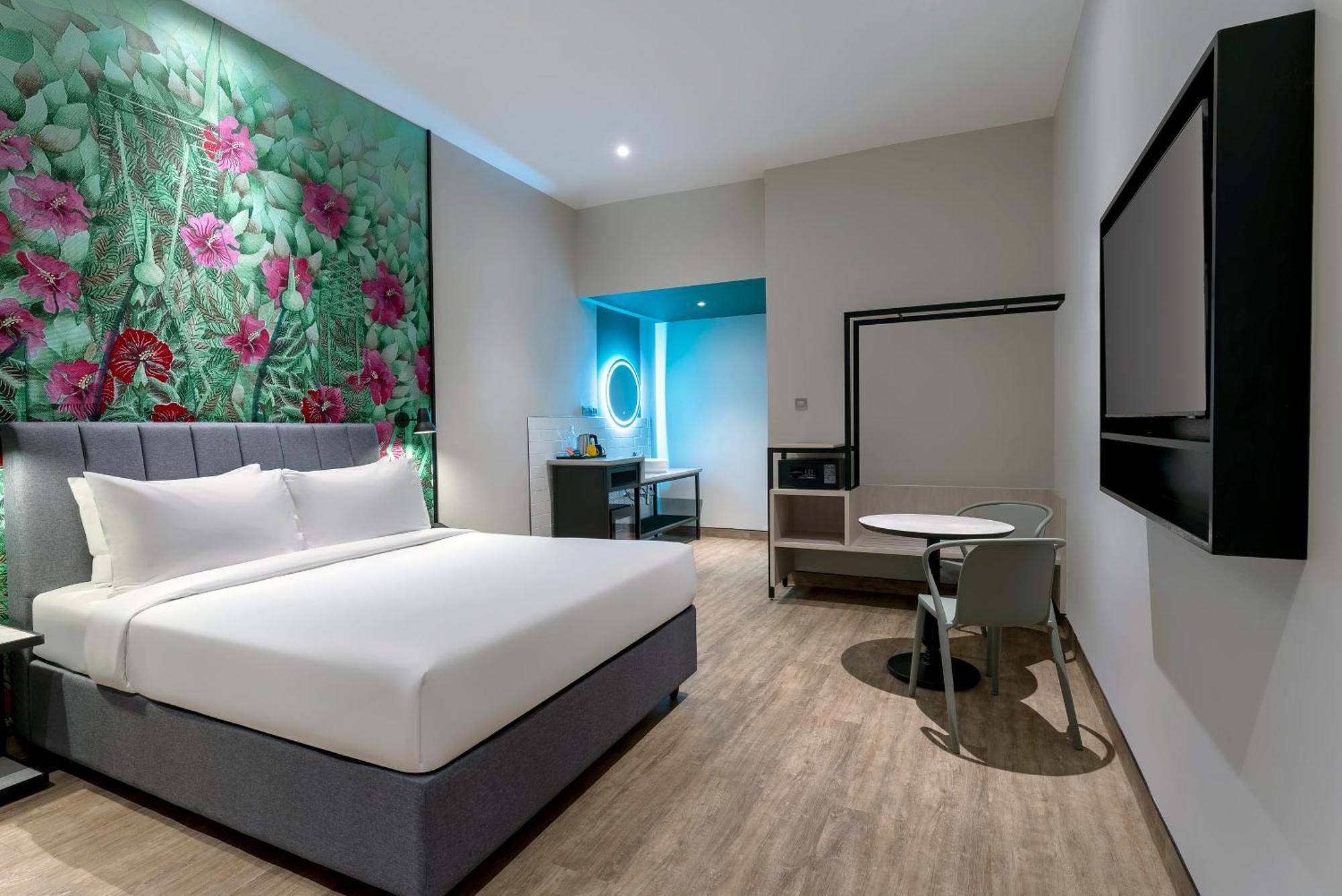 Standard Queen Room