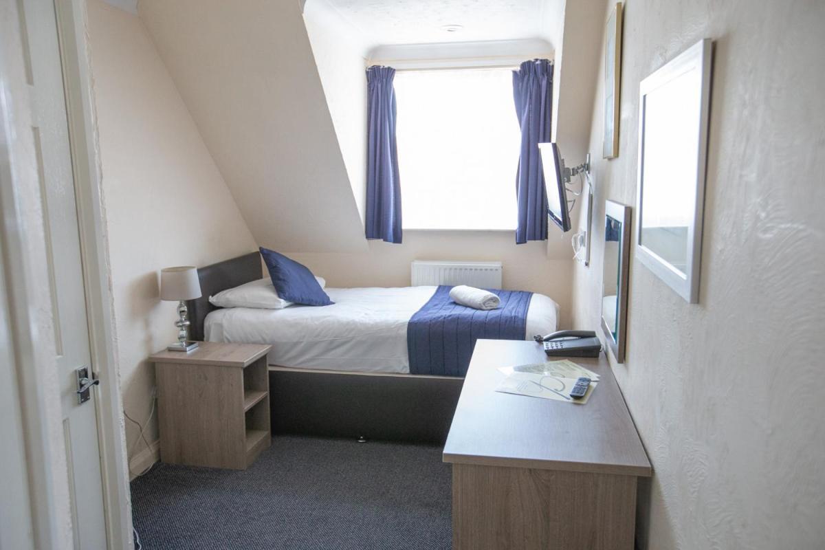 Standard Single Room with Shared Bathroom