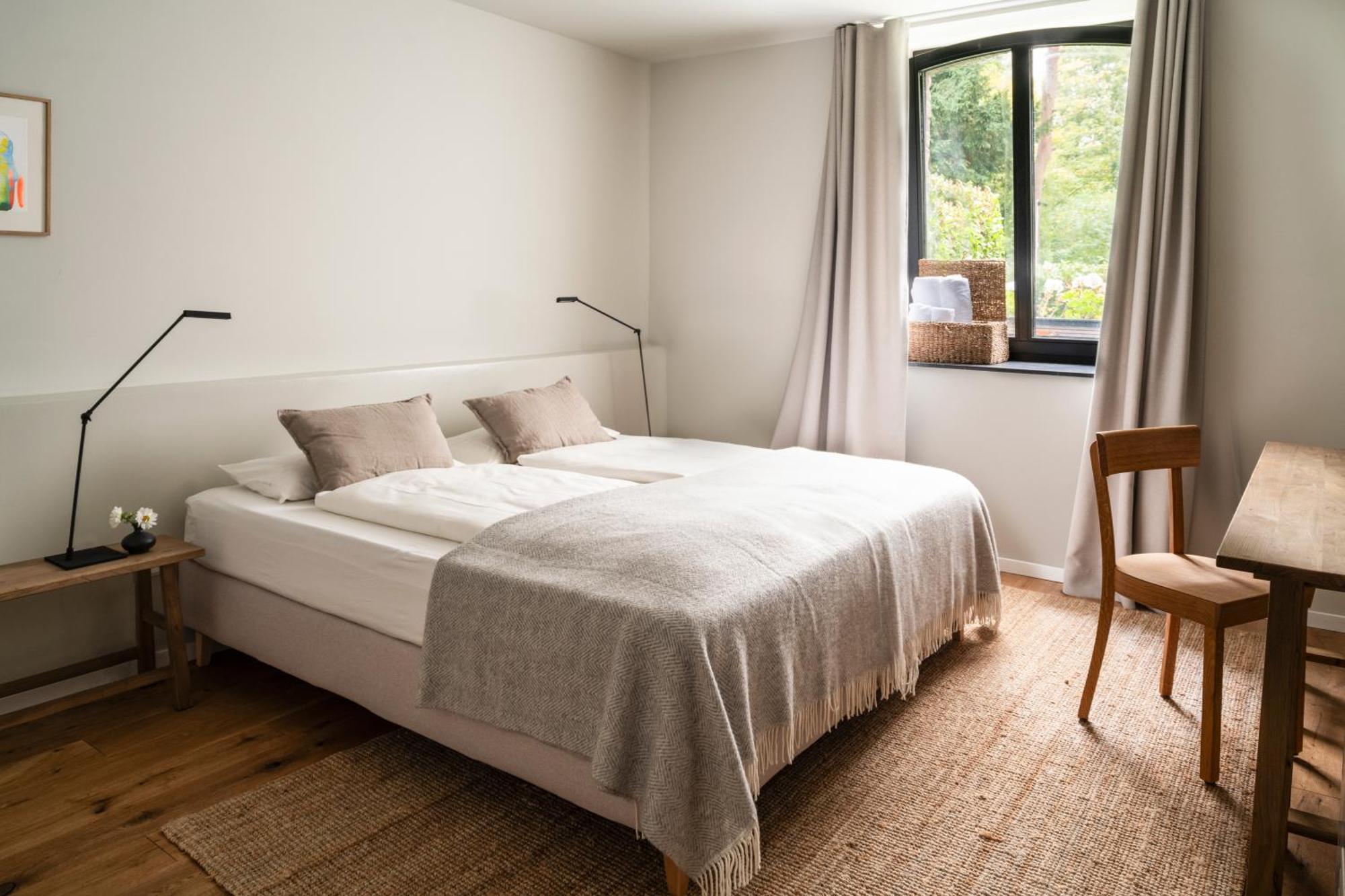 Double Room,1651167182:JPEG
