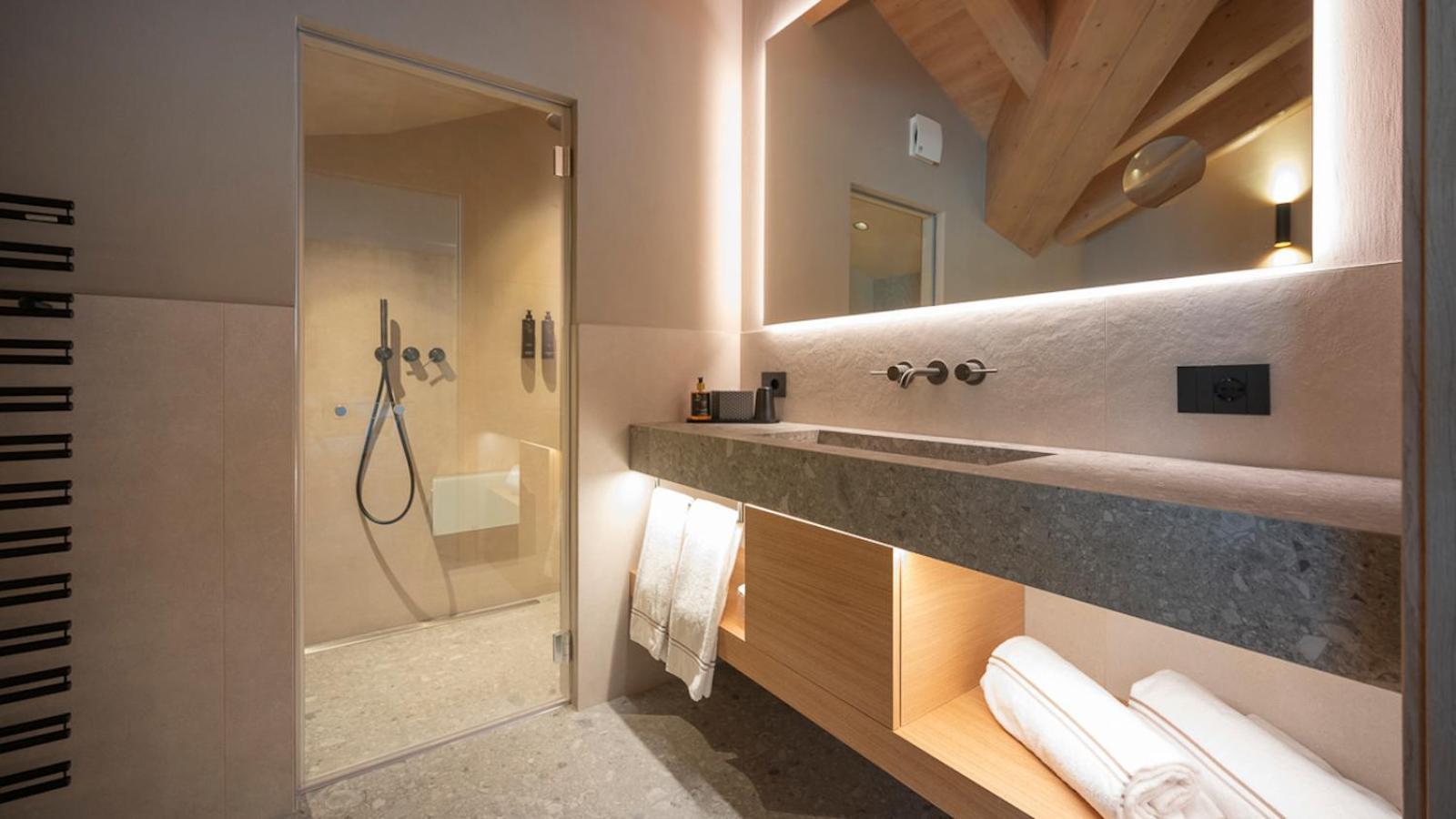 Superior Suite with Balcony and Mountain View