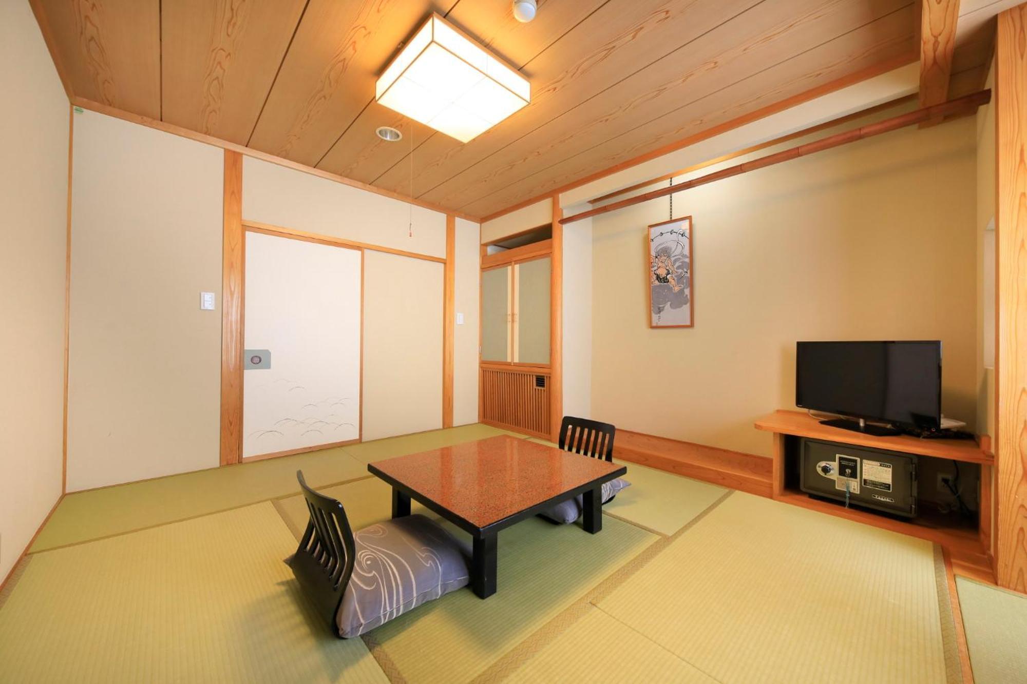 Japanese-style Room with 8 Tatami