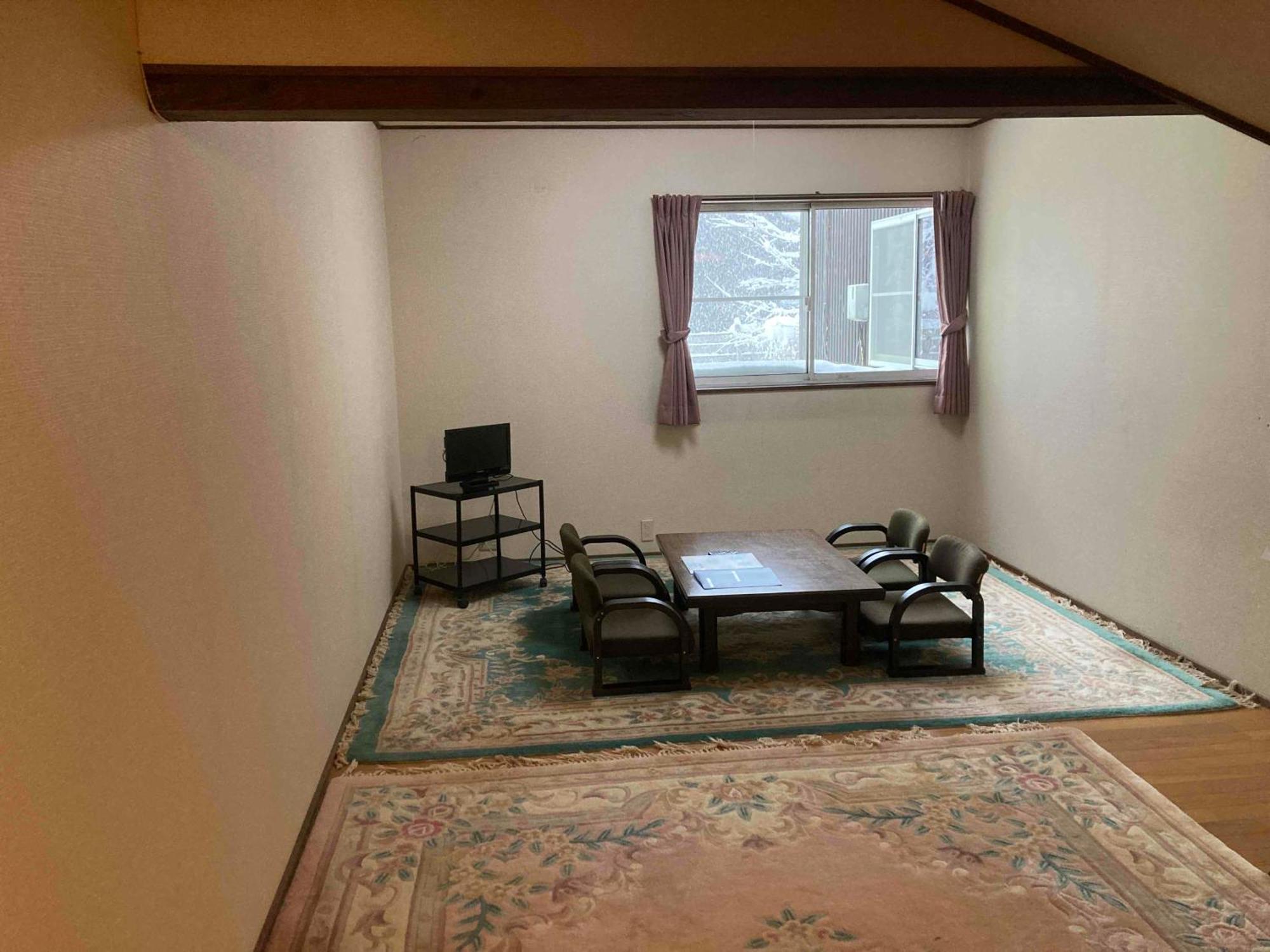Japanese-Style Room