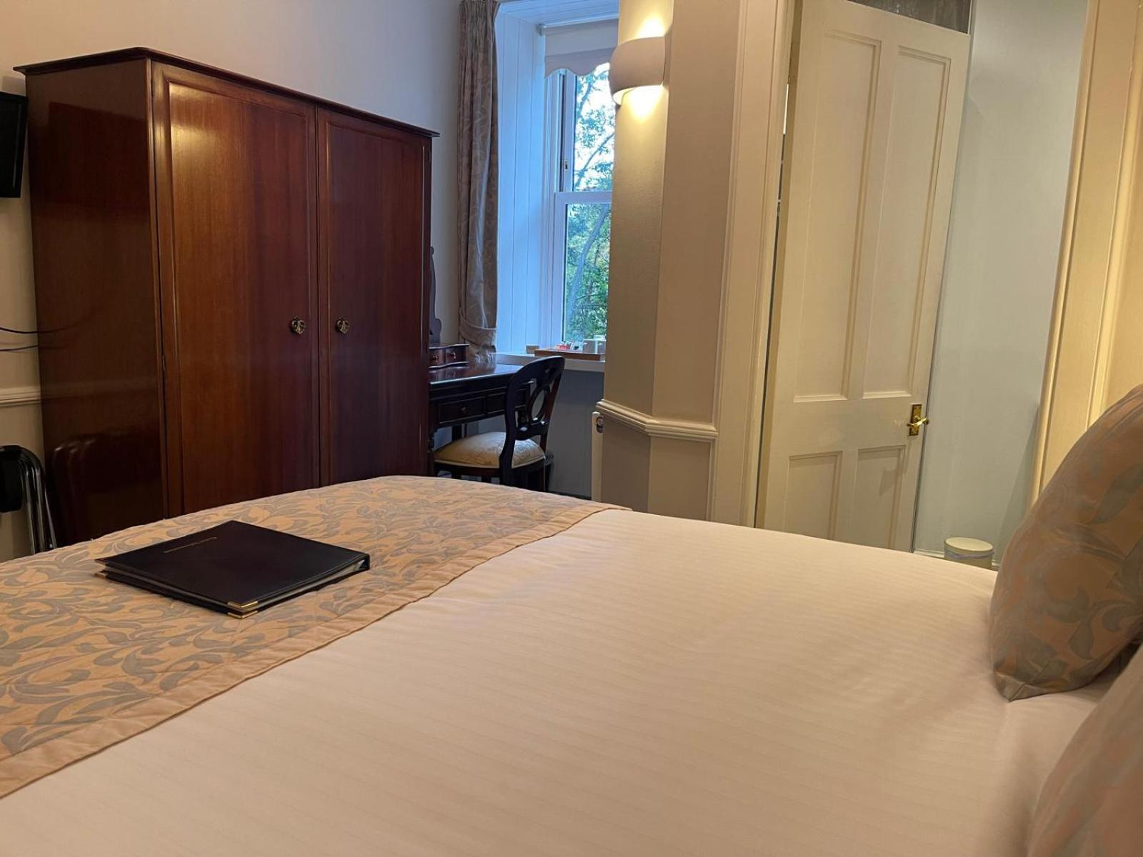 Standard Double Room (ensuite)