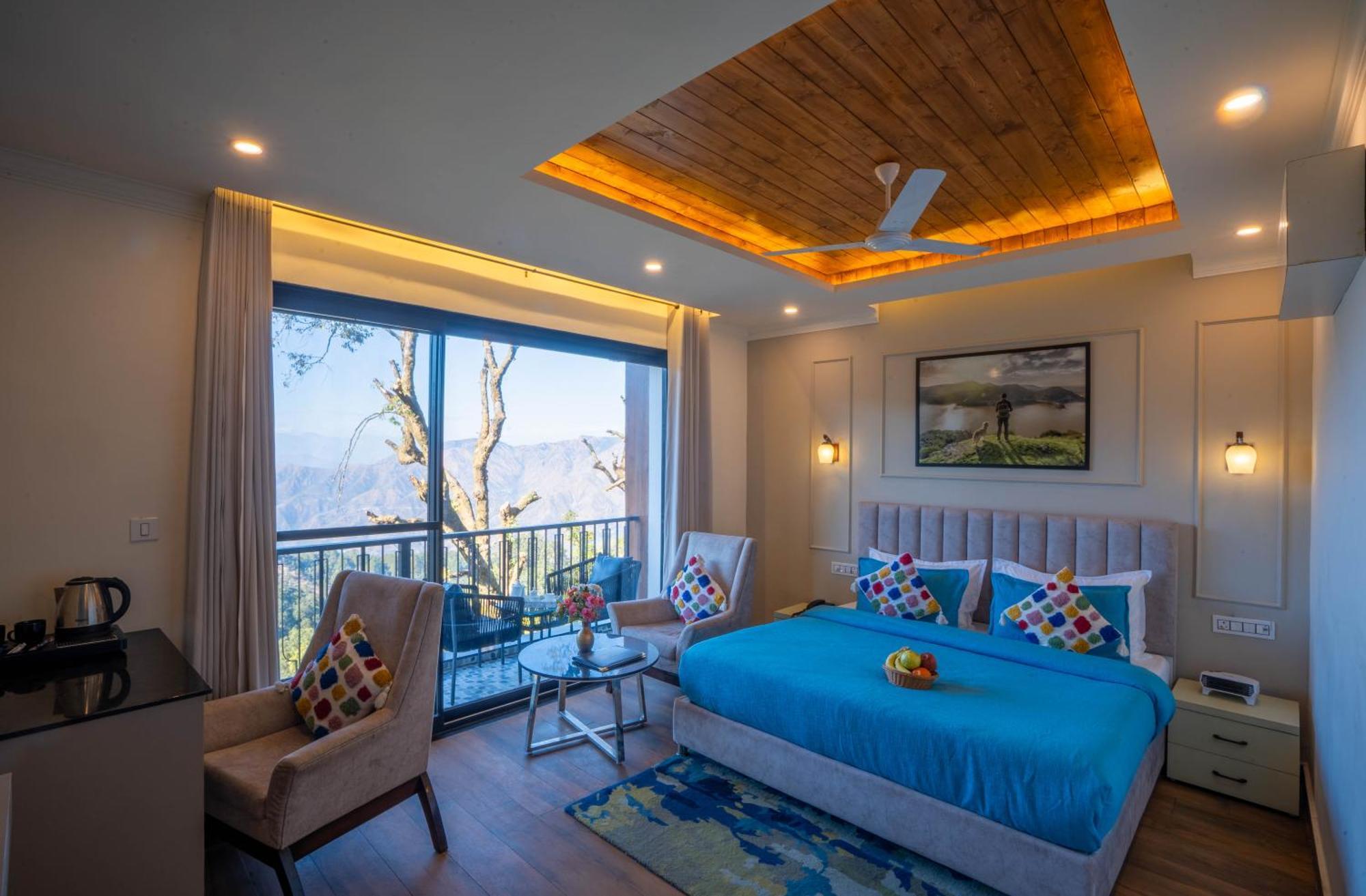 Junior Suite with Balcony