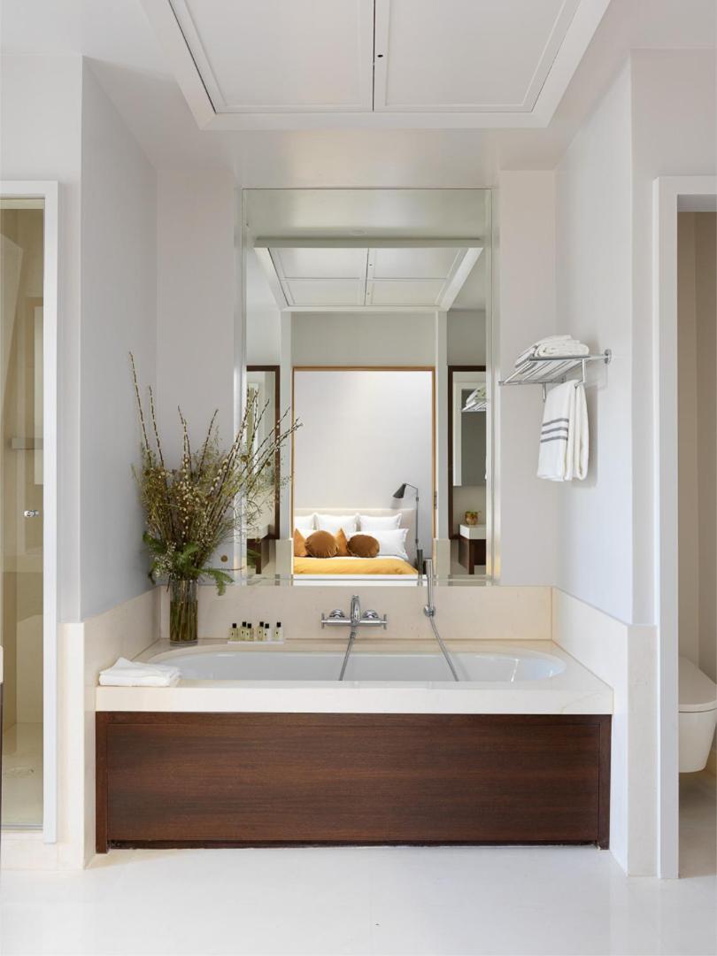 Three-Bedroom Deluxe Apartment