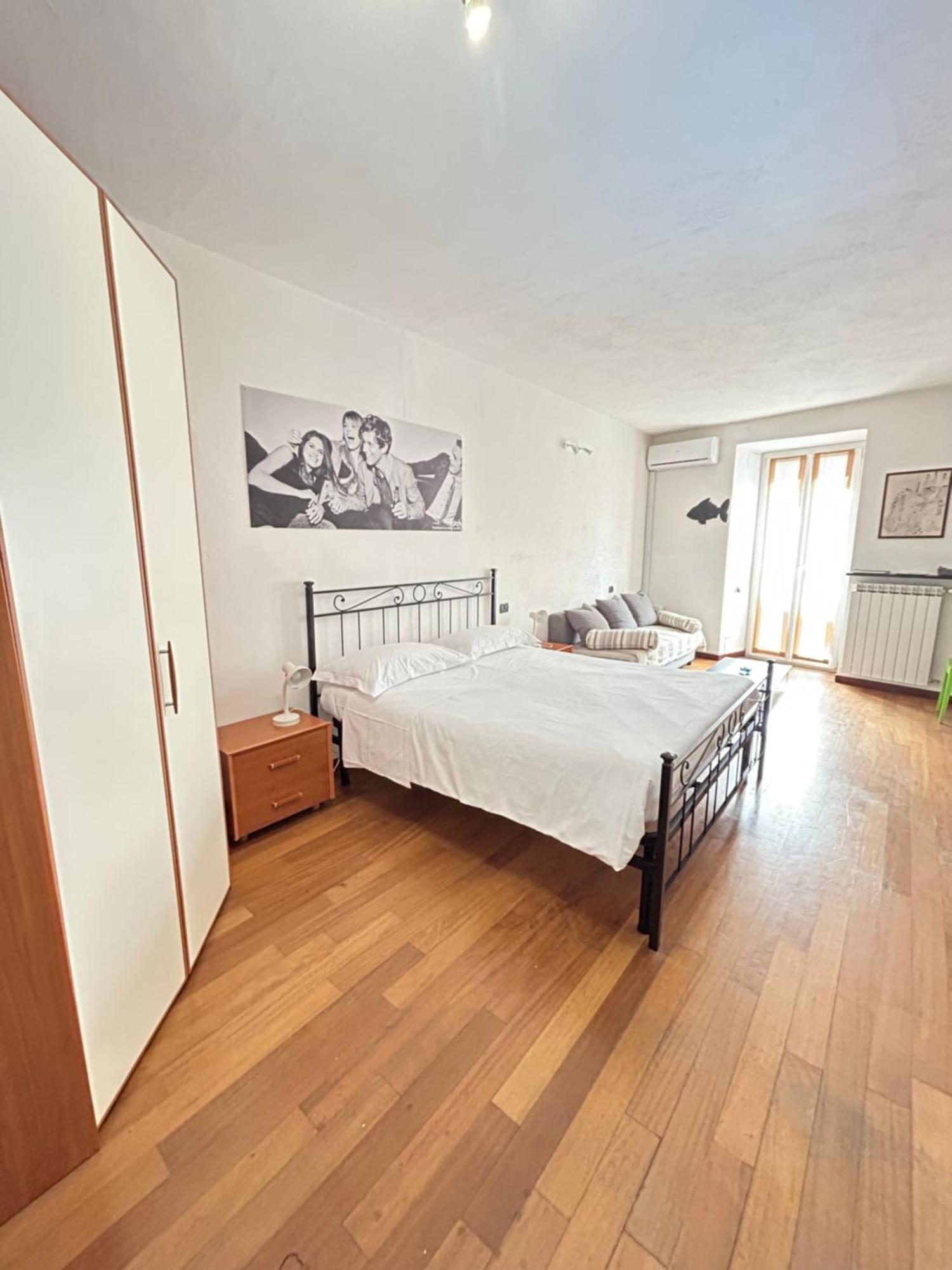 Deluxe Double Room with Balcony and Sea View