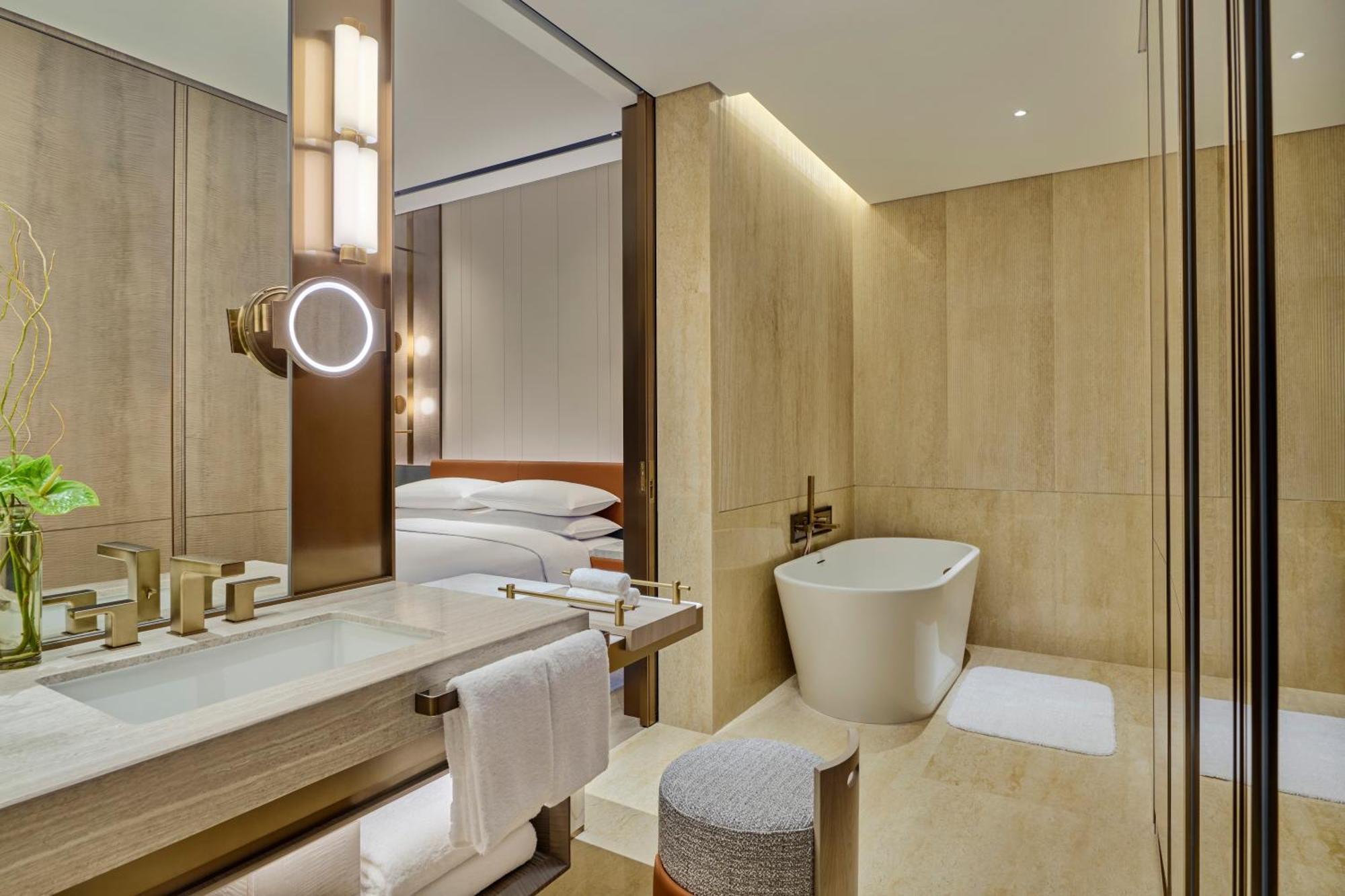 Deluxe King Room with Balcony and Executive Lounge Access