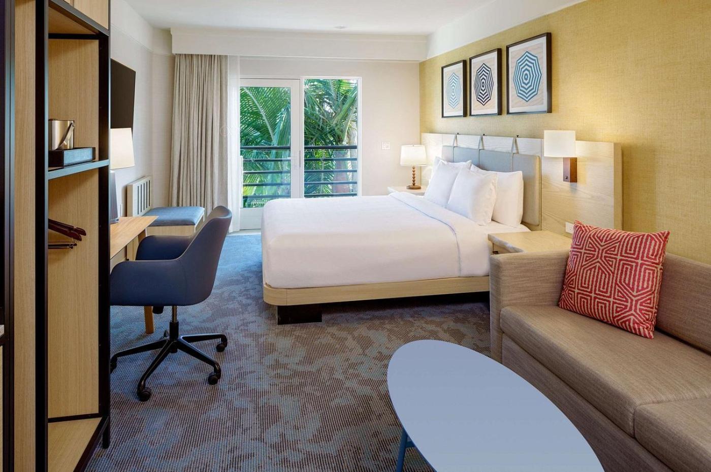 King Studio Suite with Coast View