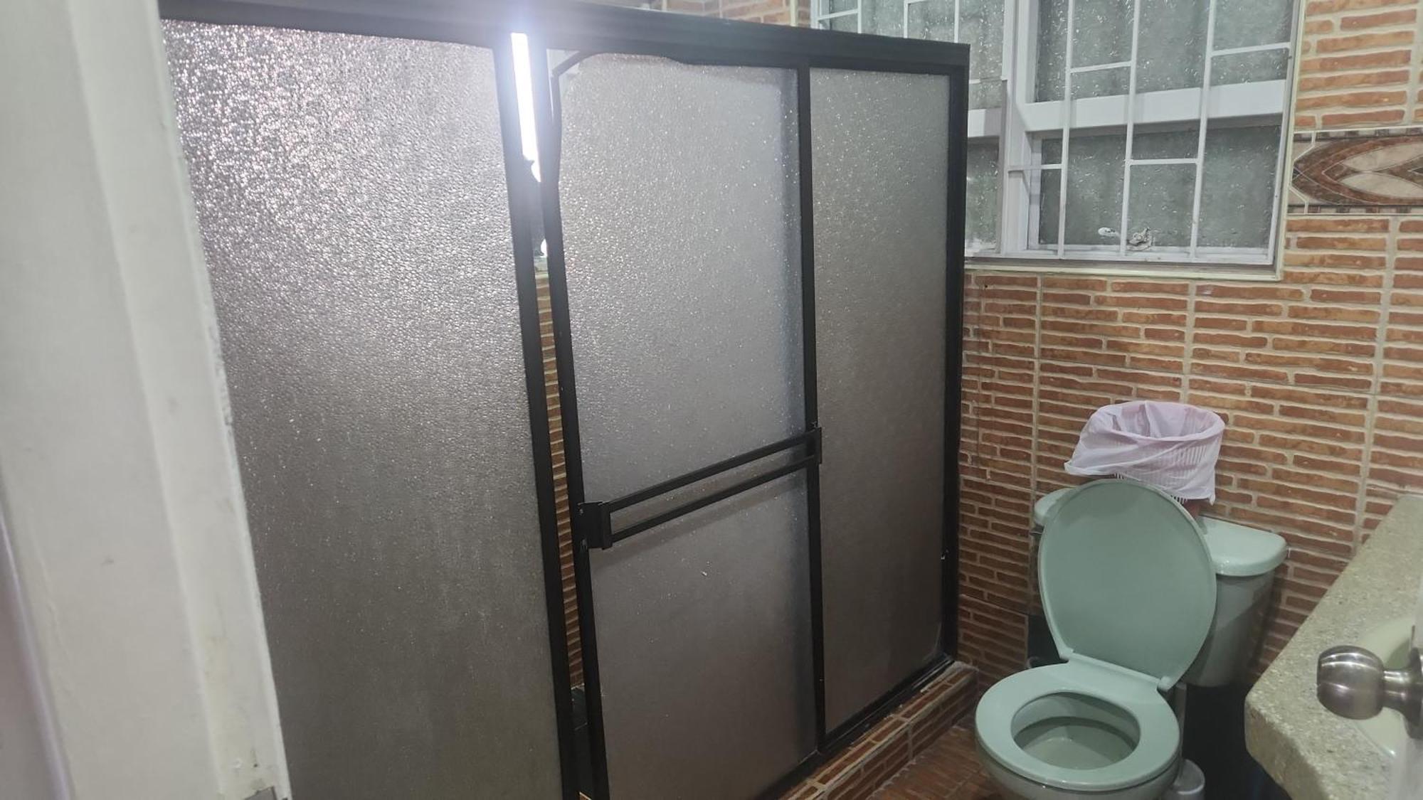 Habitación Familiar con baño privado