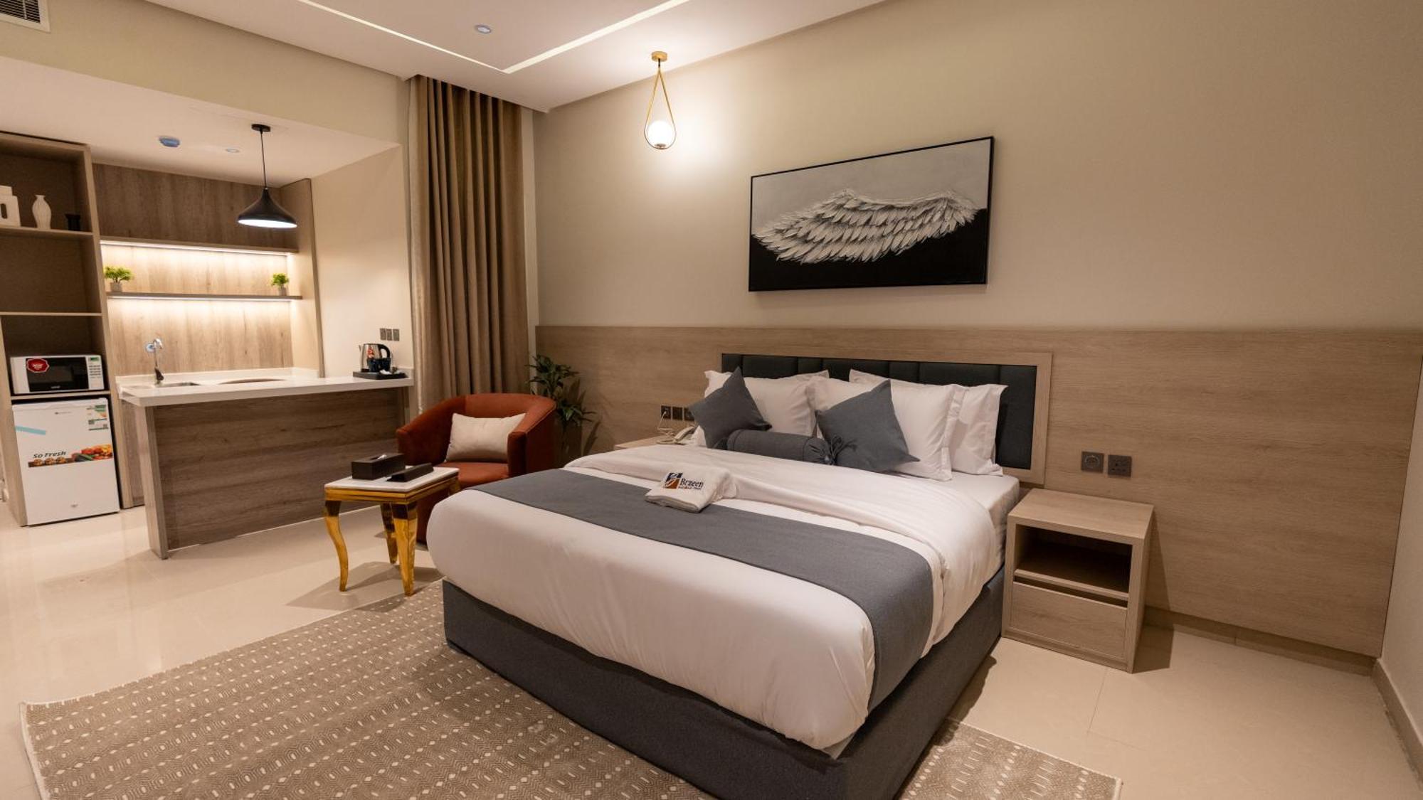 Deluxe King Suite