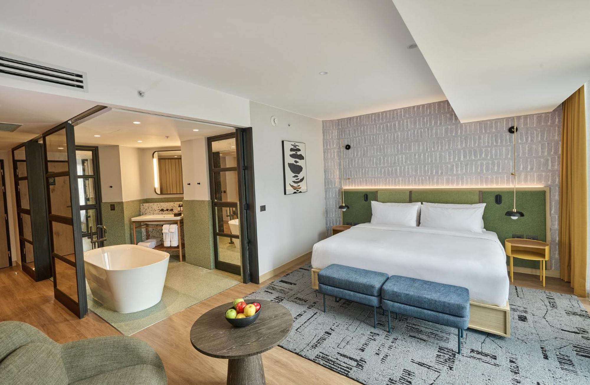 One-Bedroom Corner King Suite with City View - High Floor
