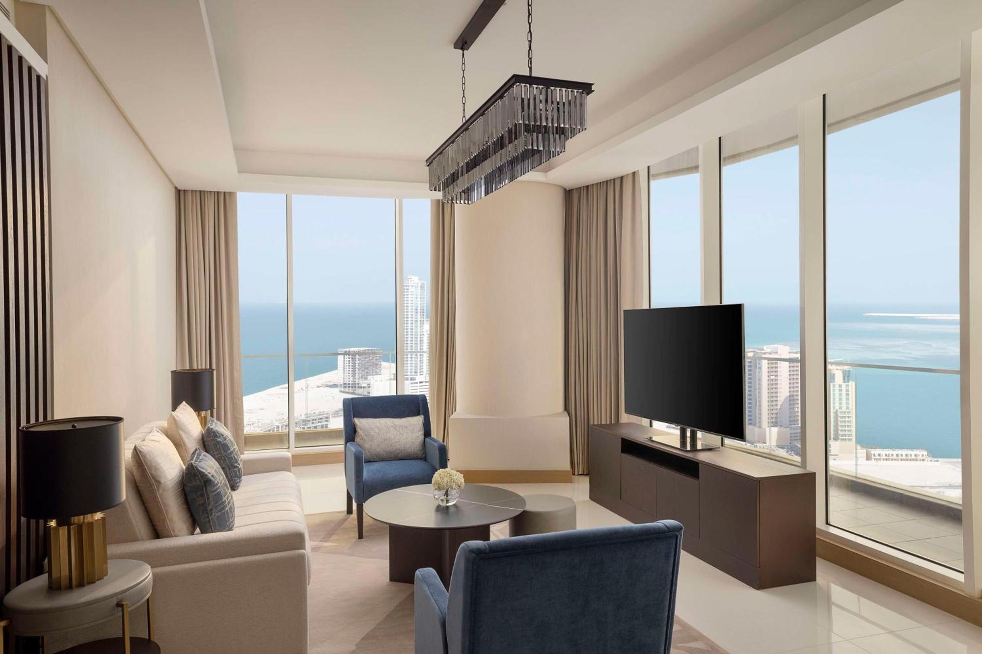 Corner Two-Bedroom Suite with Balcony - Sea View