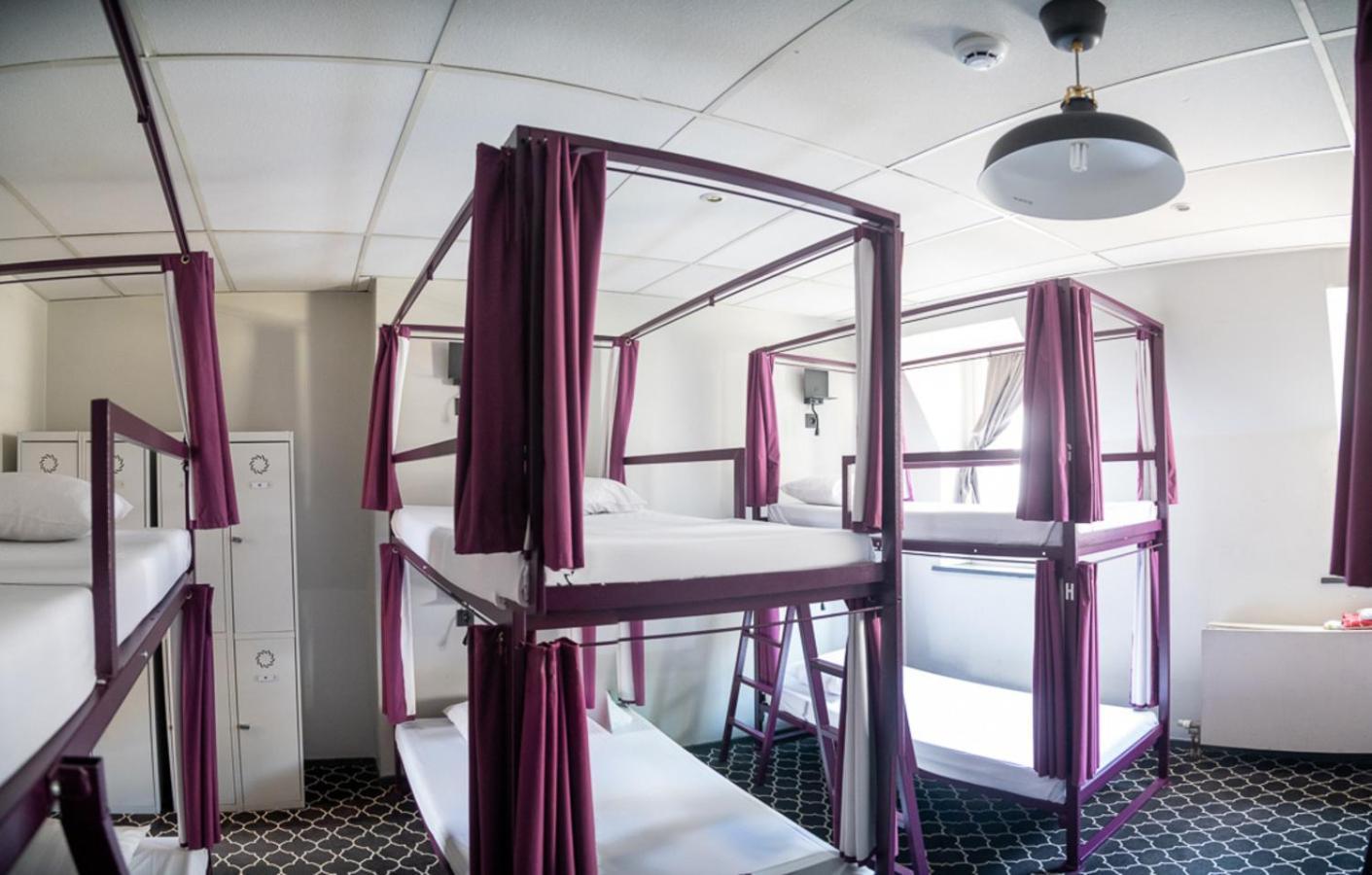 Bed 6-Bed Female Dorm Ensuite