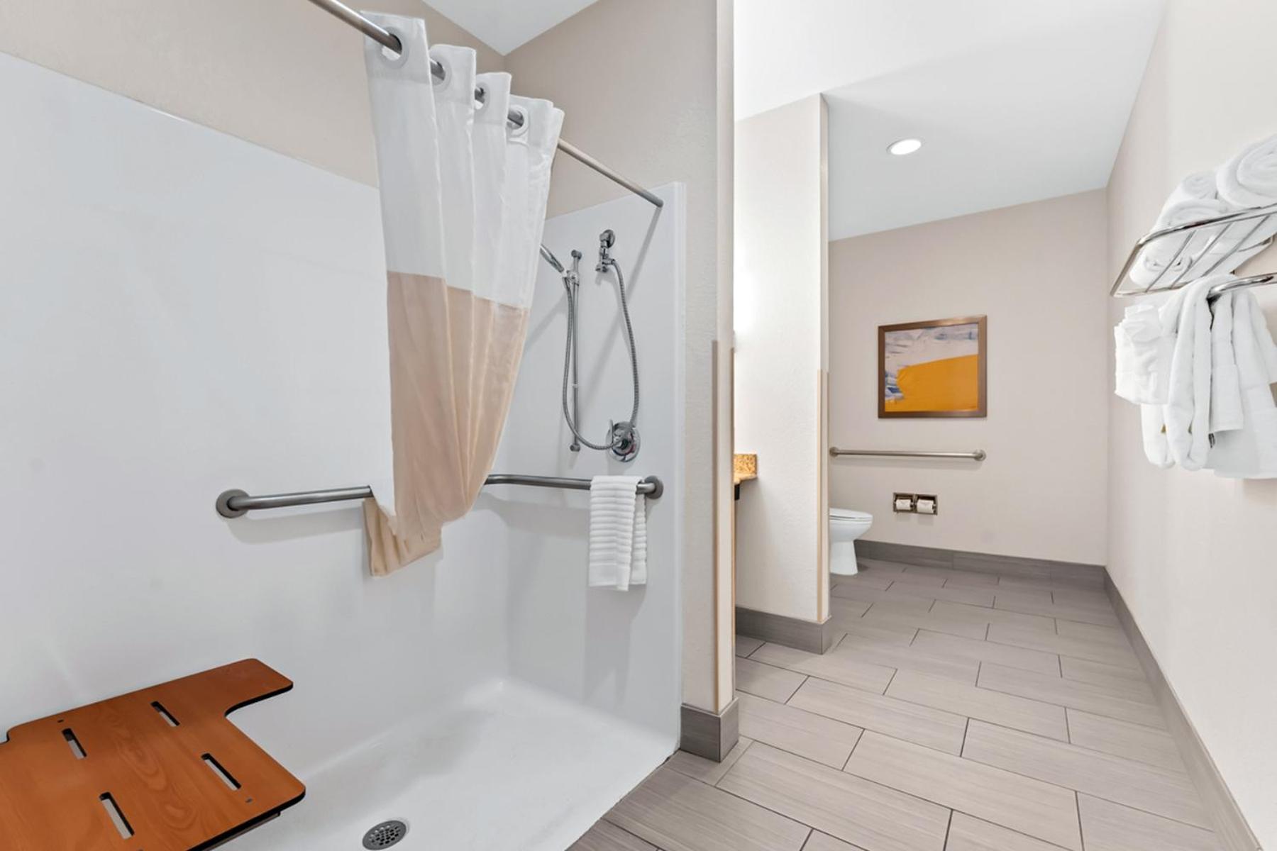 Queen Suite with Two Queen Beds - Accessible/Non-Smoking