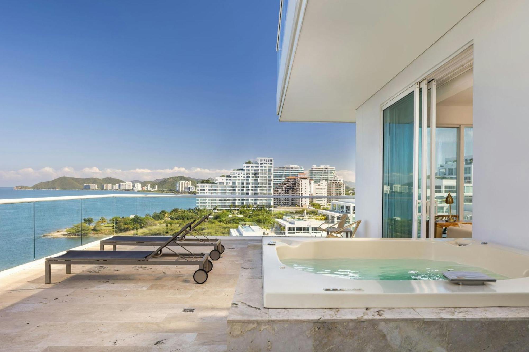 1 Bedroom Suite 1 King Sofa bed Oceanfront Whirlpool,1593714288:JPEG