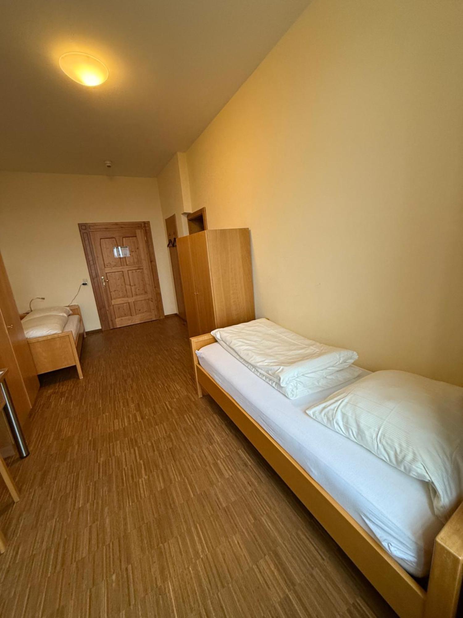 Twin Room with Bathroom