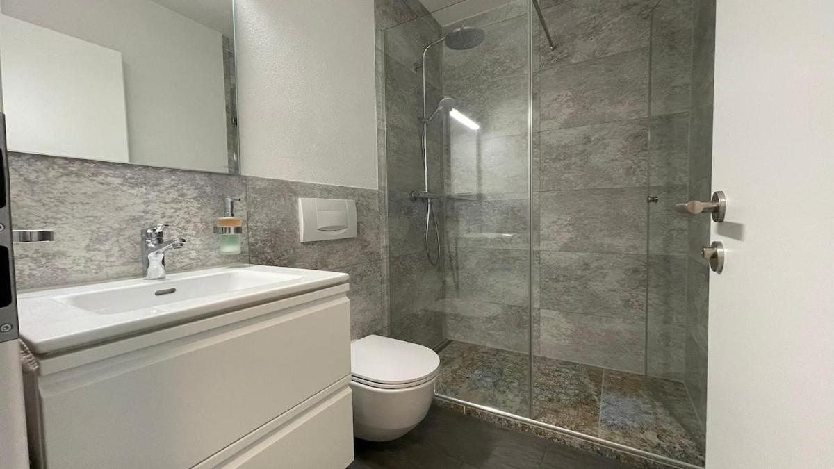 Single Room with Shared Bathroom