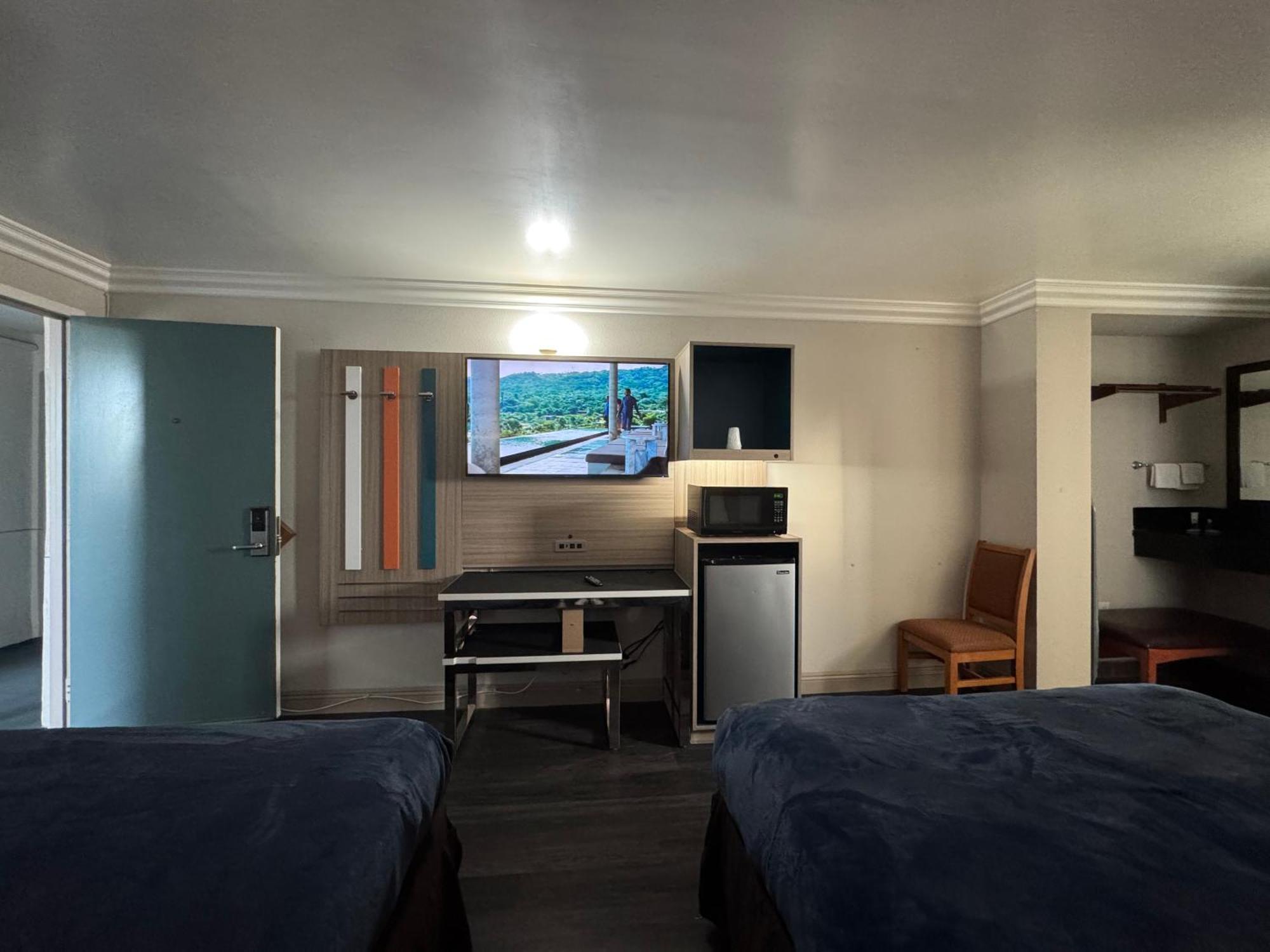 Quarto Queen com 2 Camas Queen-Size - Não Fumantes