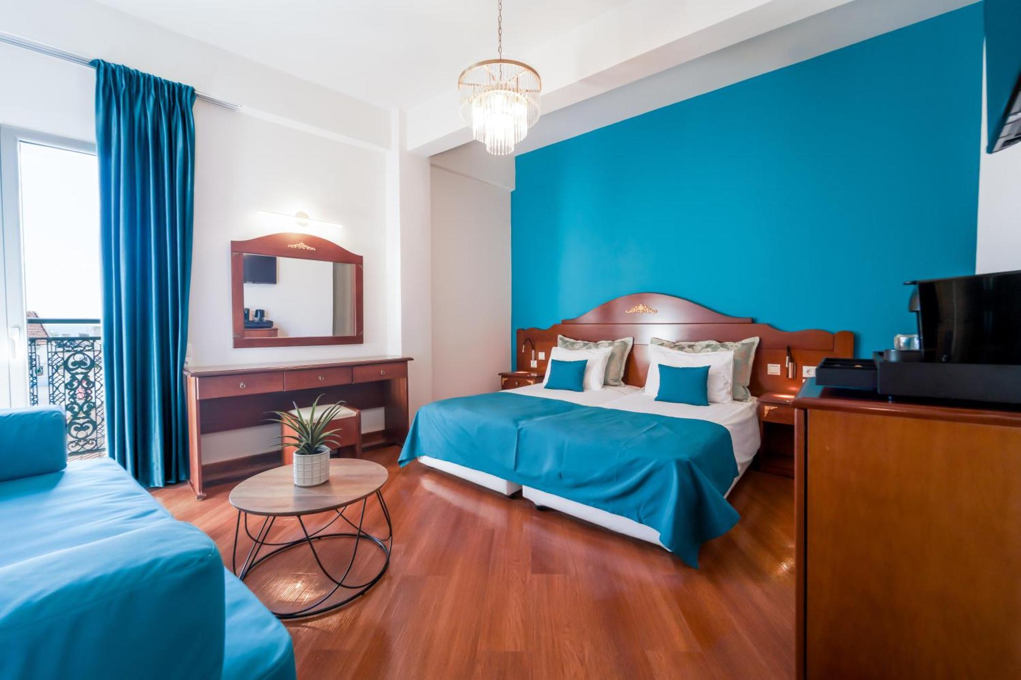 Deluxe Room,1653543876:JPEG
