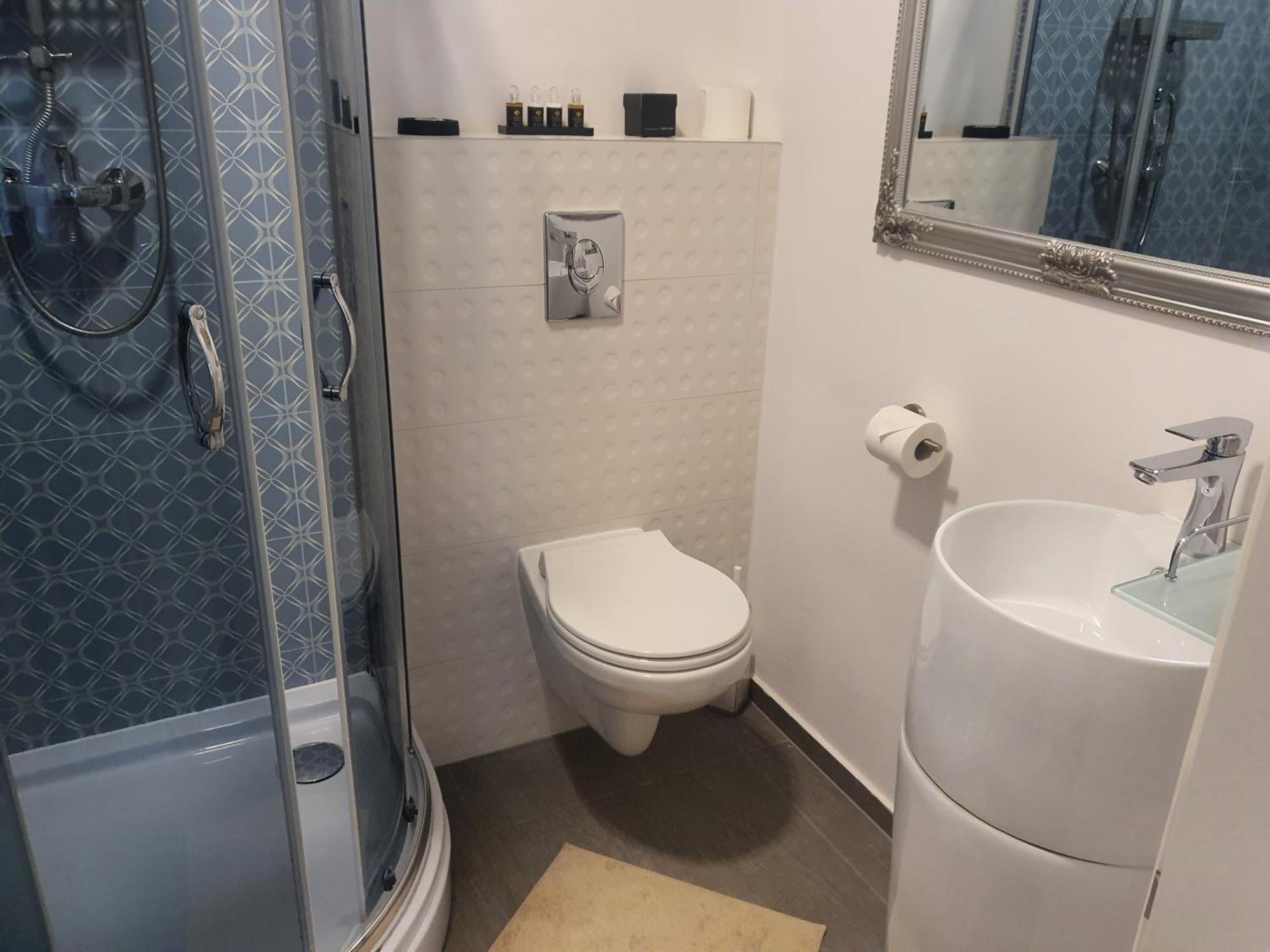 Deluxe Queen Room,1653587112:JPEG