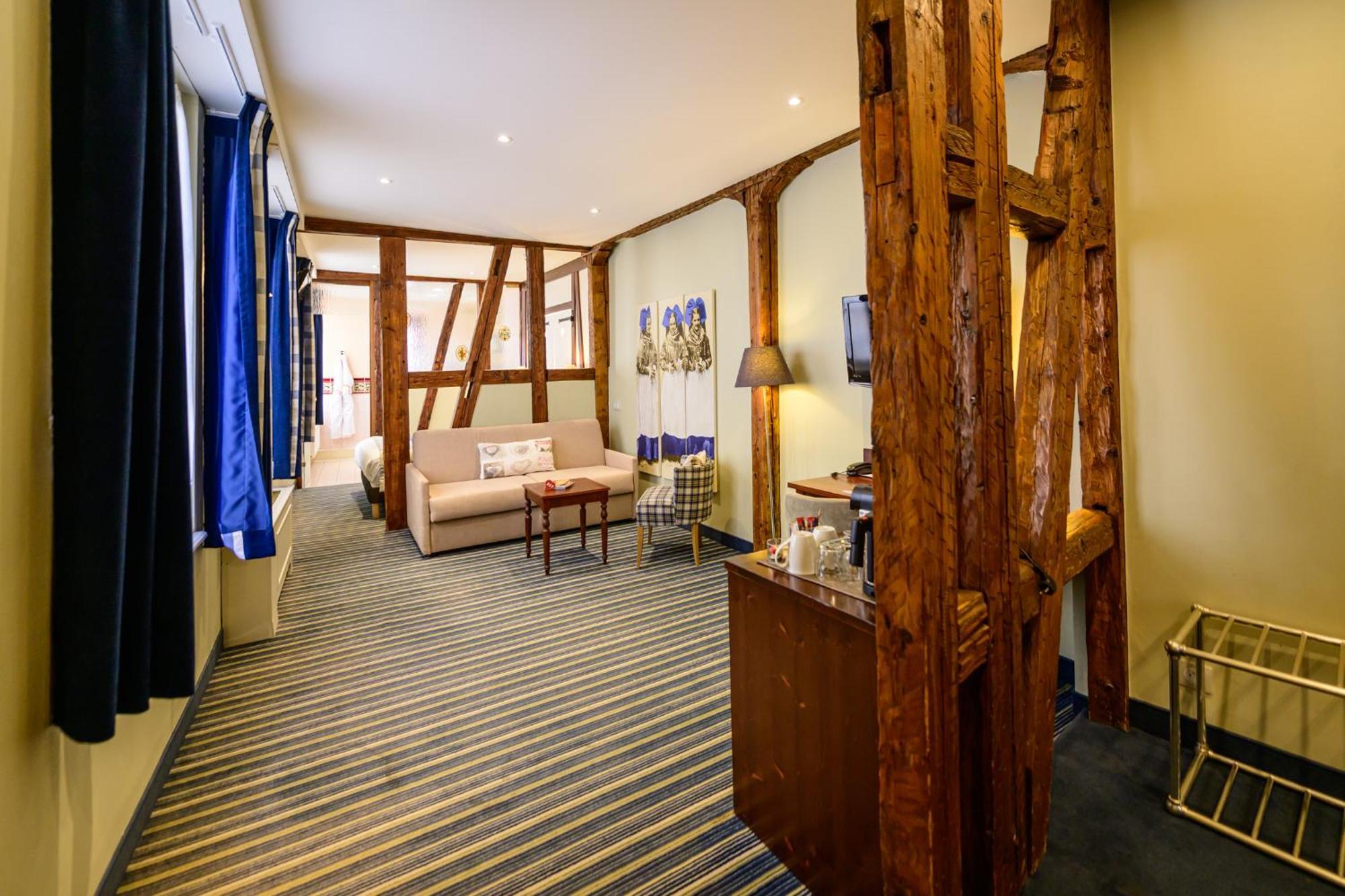 Suite Balneo Bath or Shower