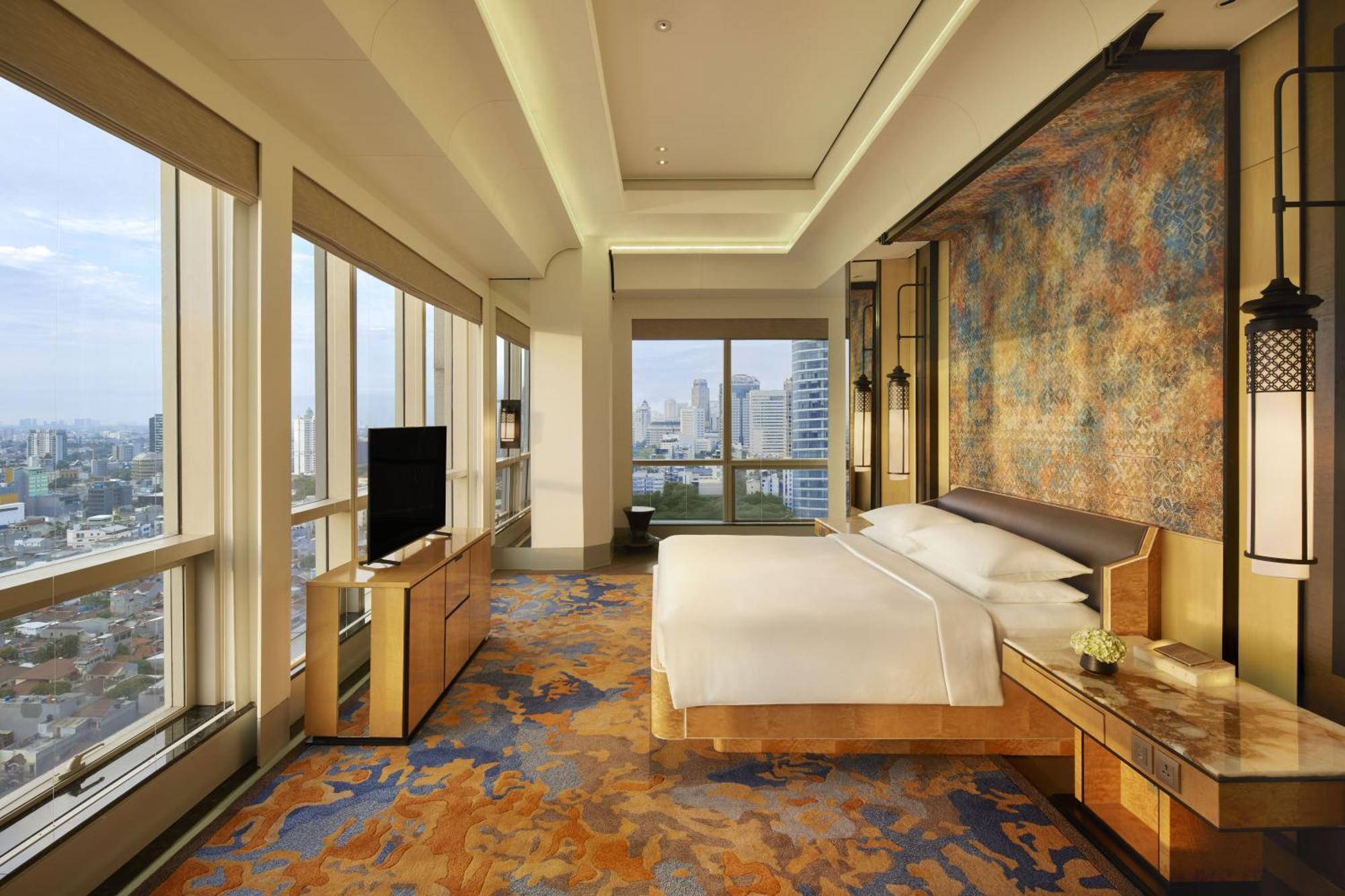 Keraton King Suite
