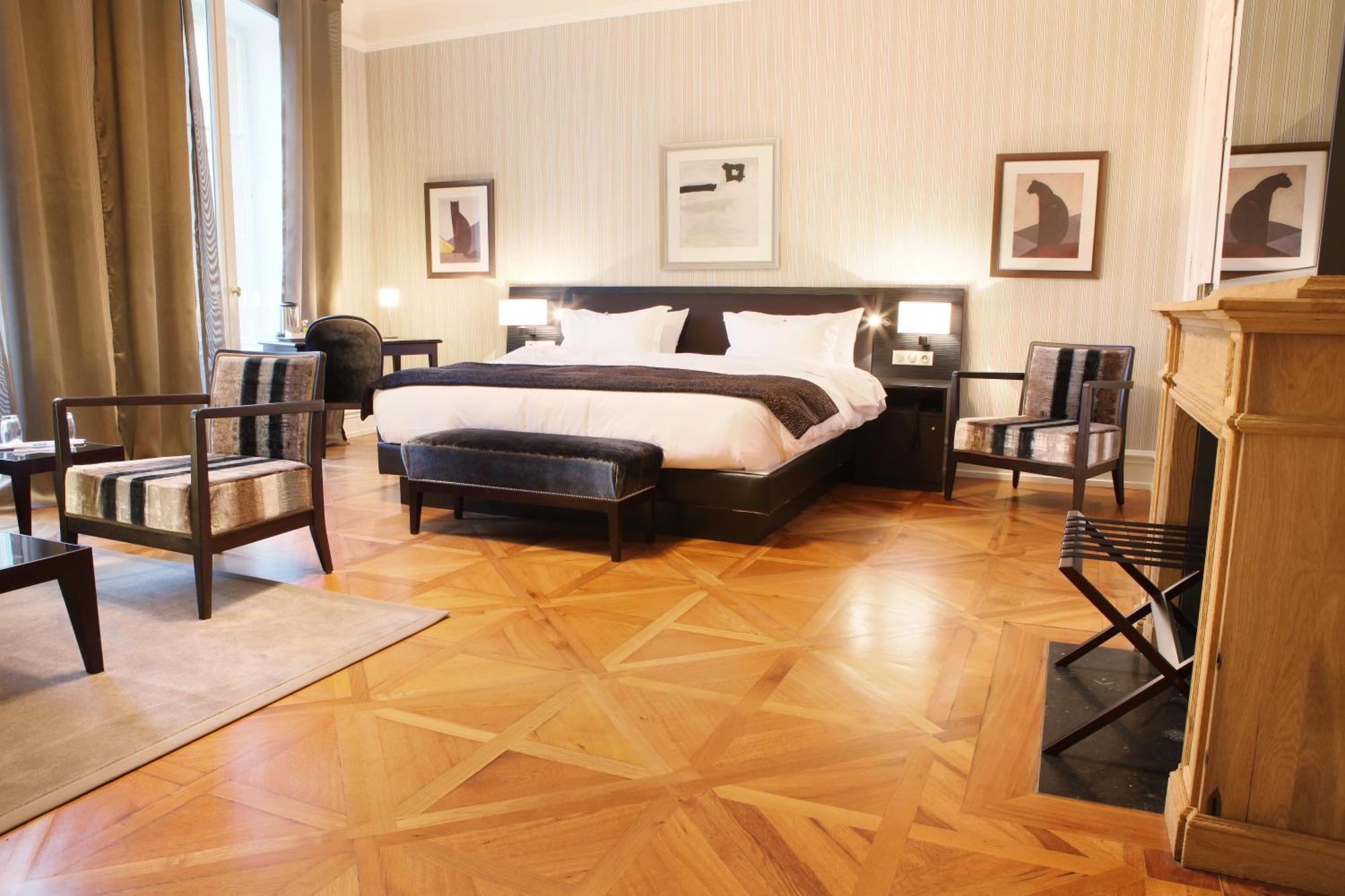 Deluxe King Suite