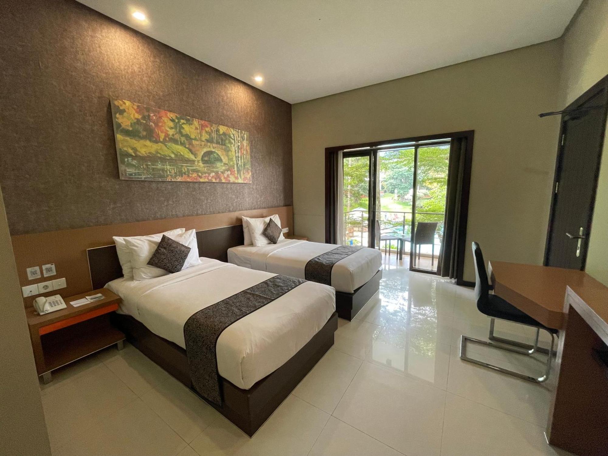 Twin Room with Balcony