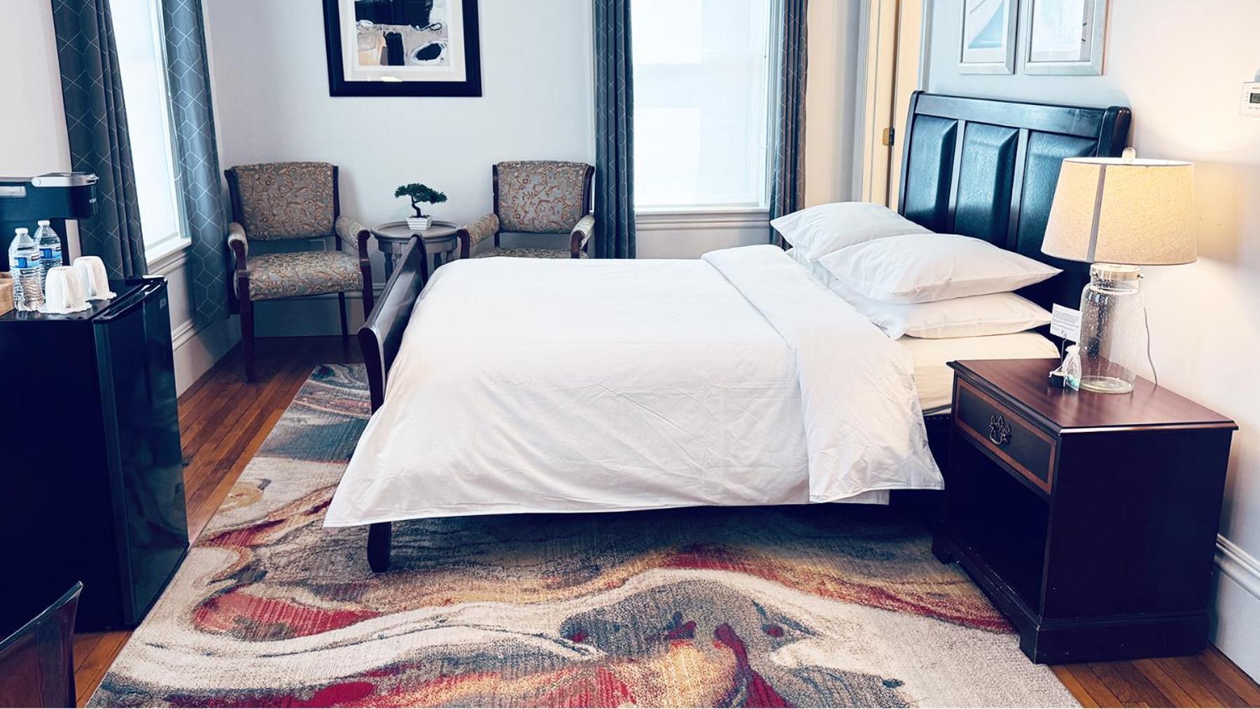 Deluxe Queen Room