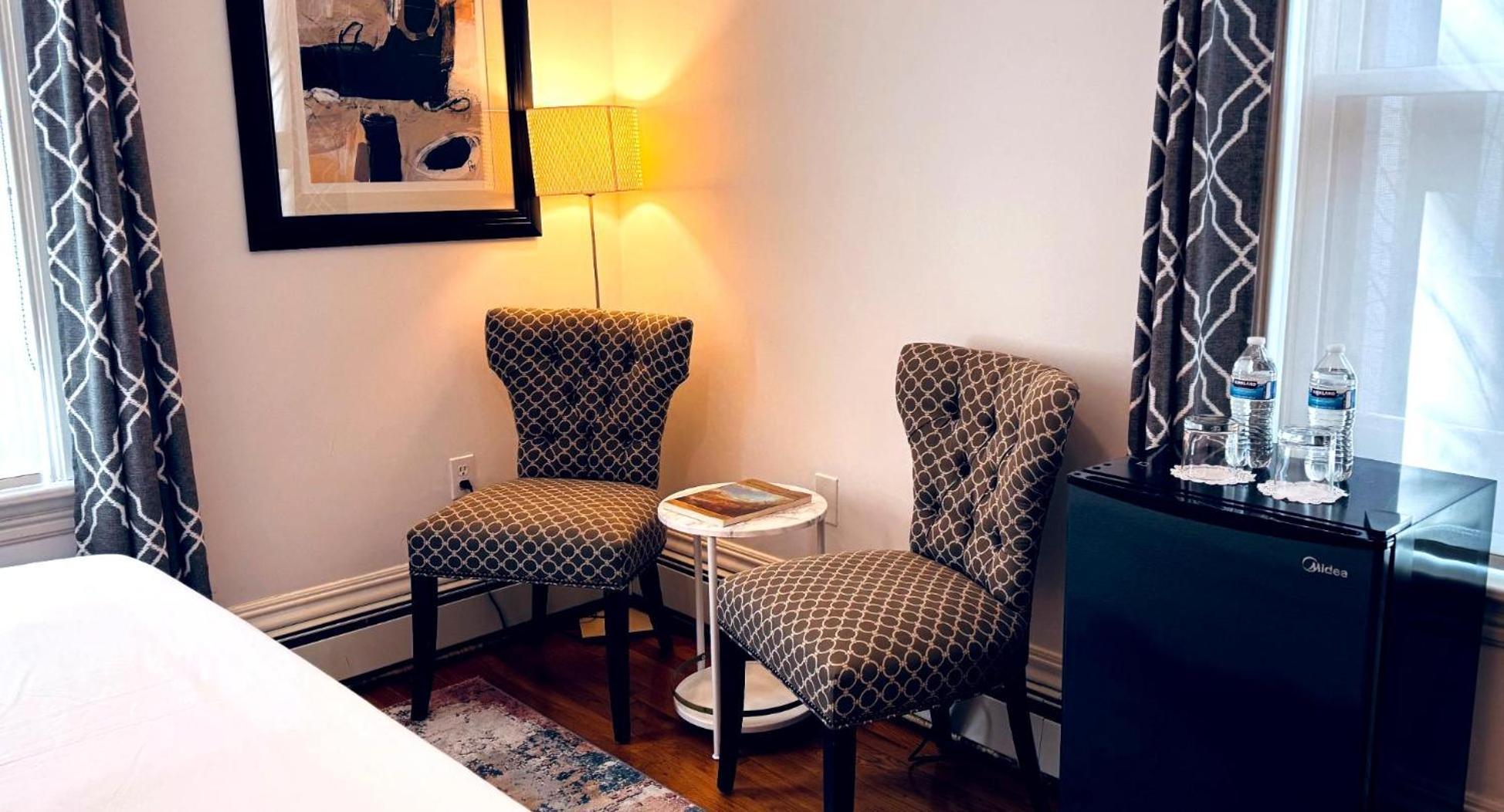 Deluxe Queen Room