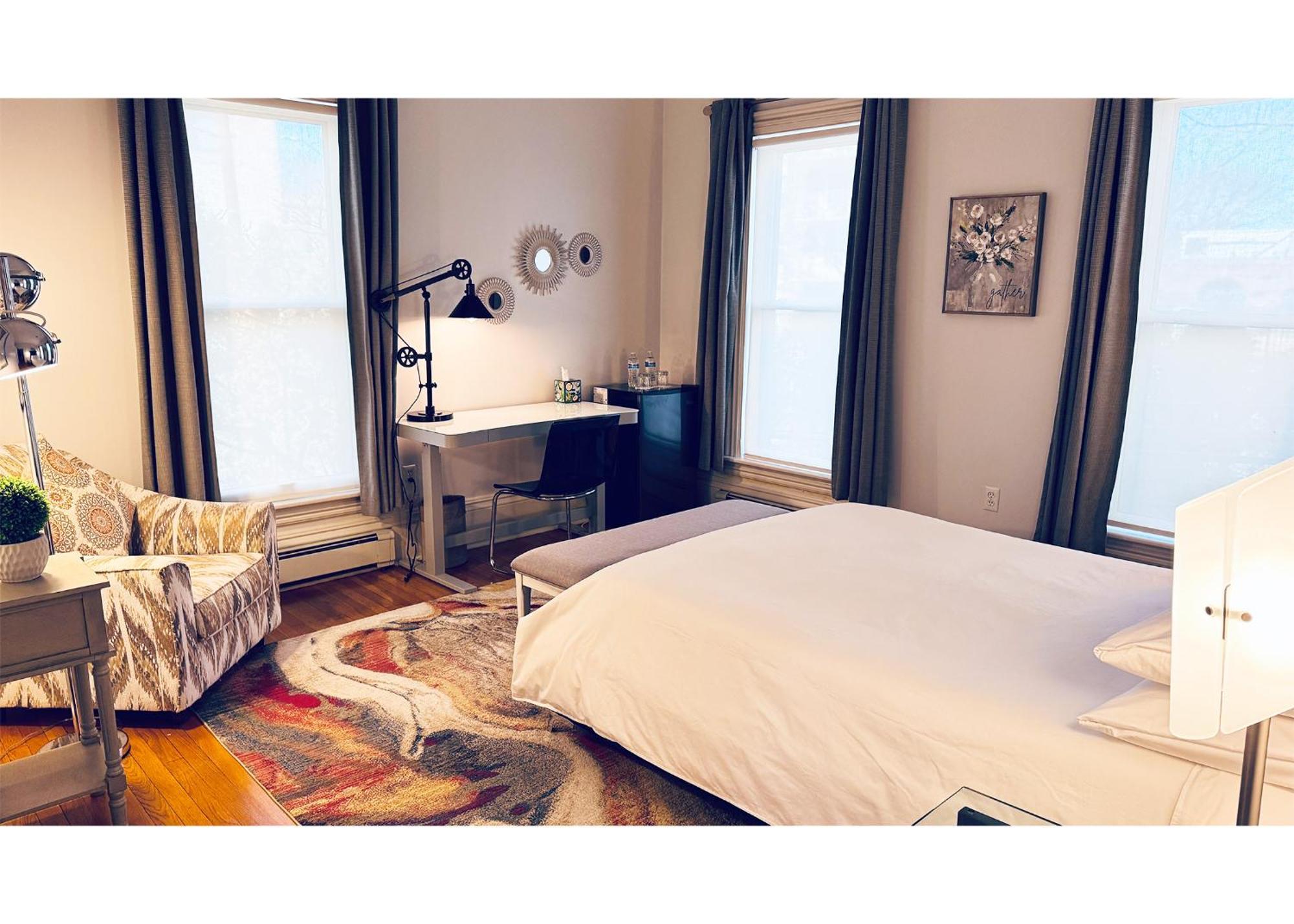 Standard Queen Room