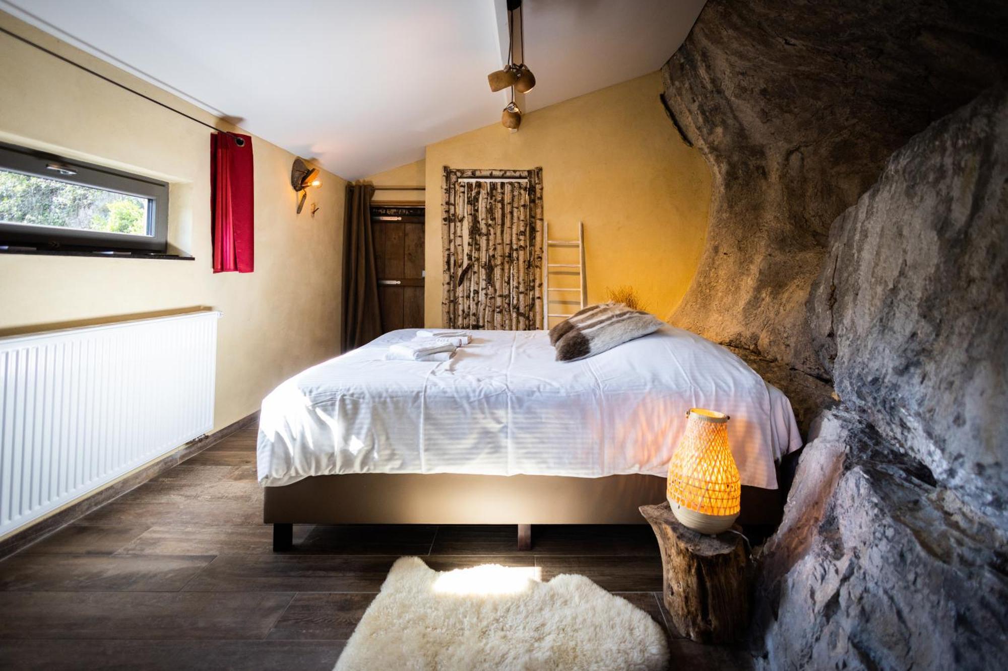 Double Room,1654938833:JPEG