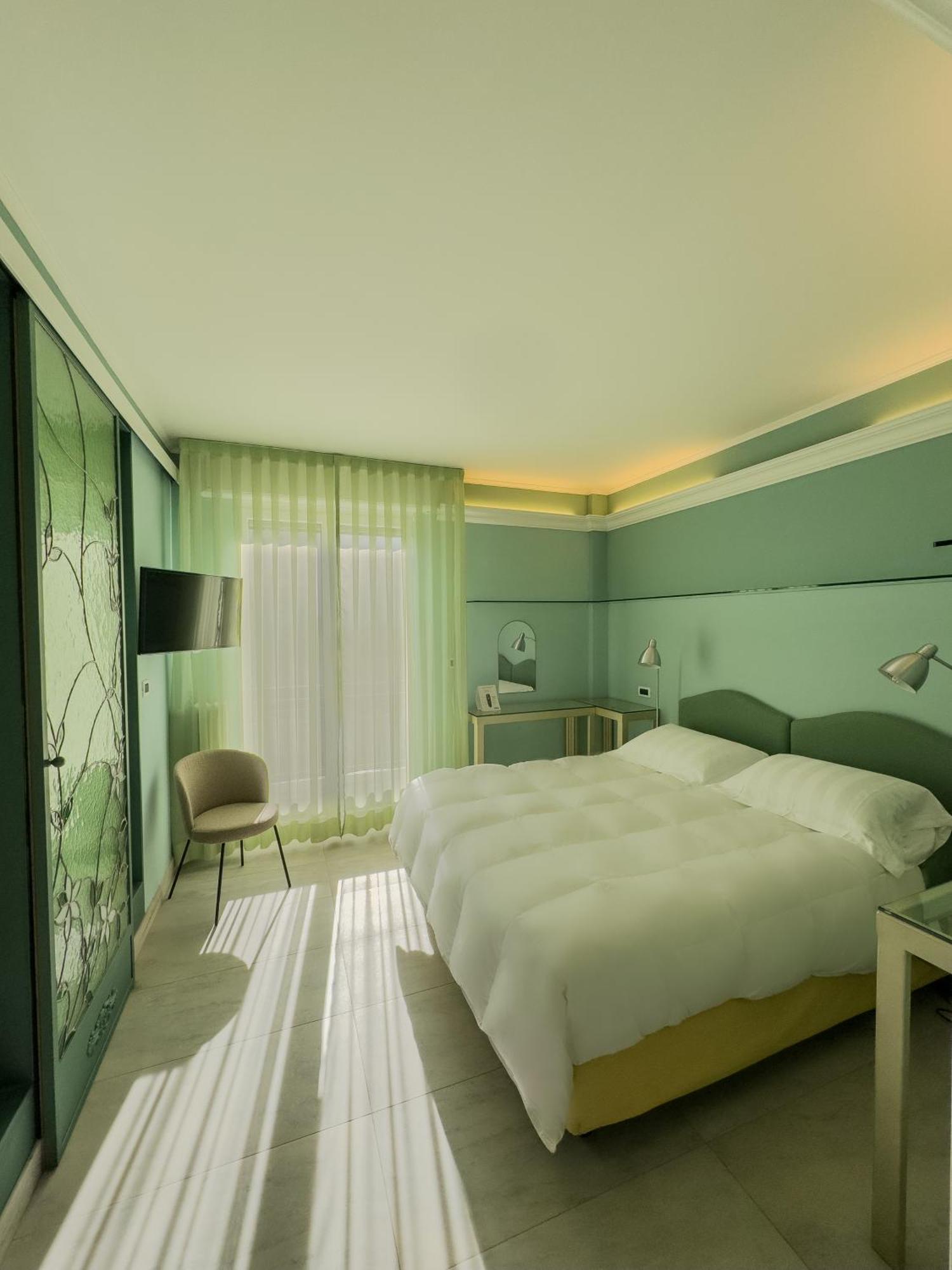 Doppelzimmer mit Hügelblick