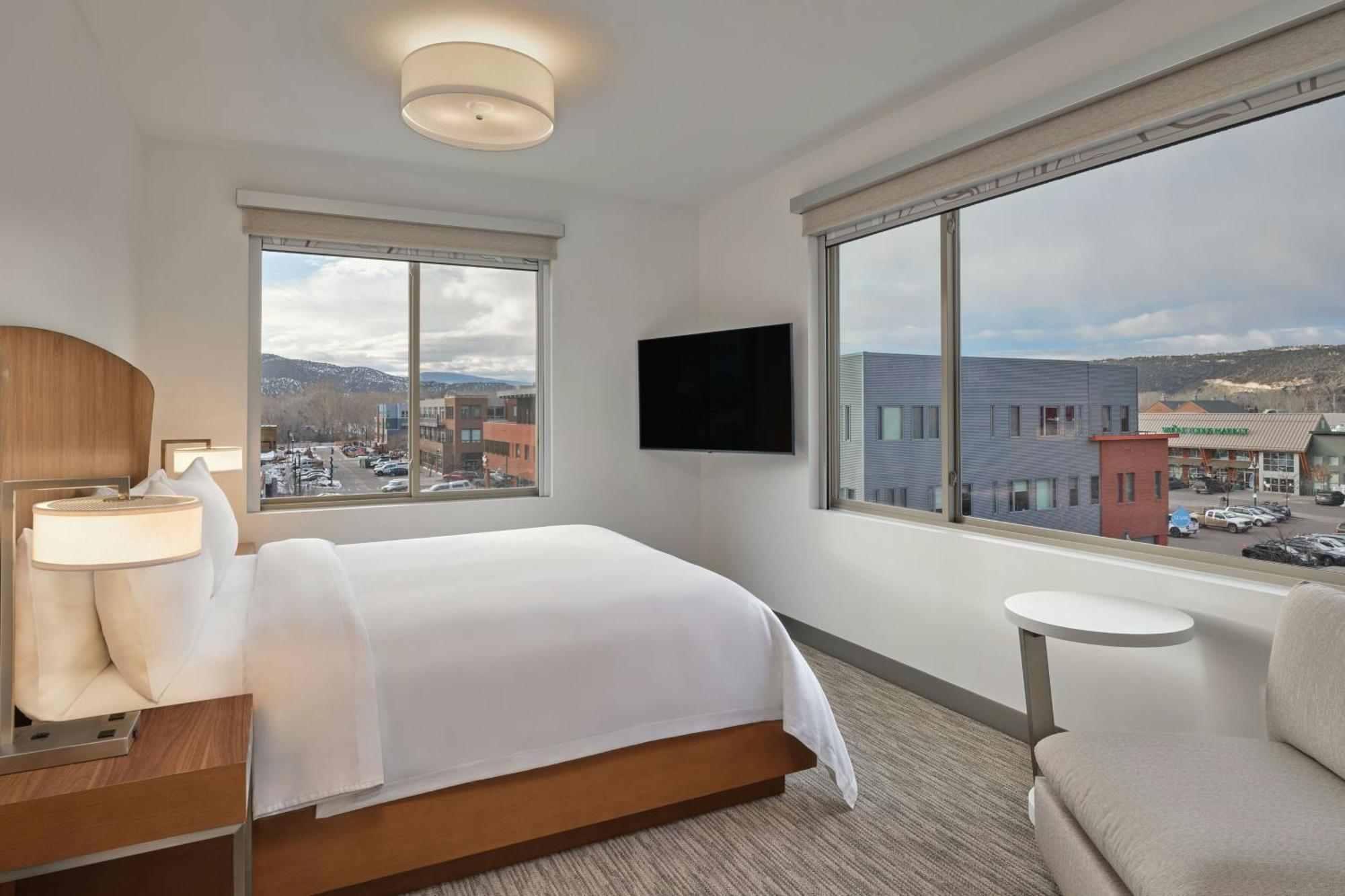One-Bedroom Executive Corner King Suite with Sofa Bed