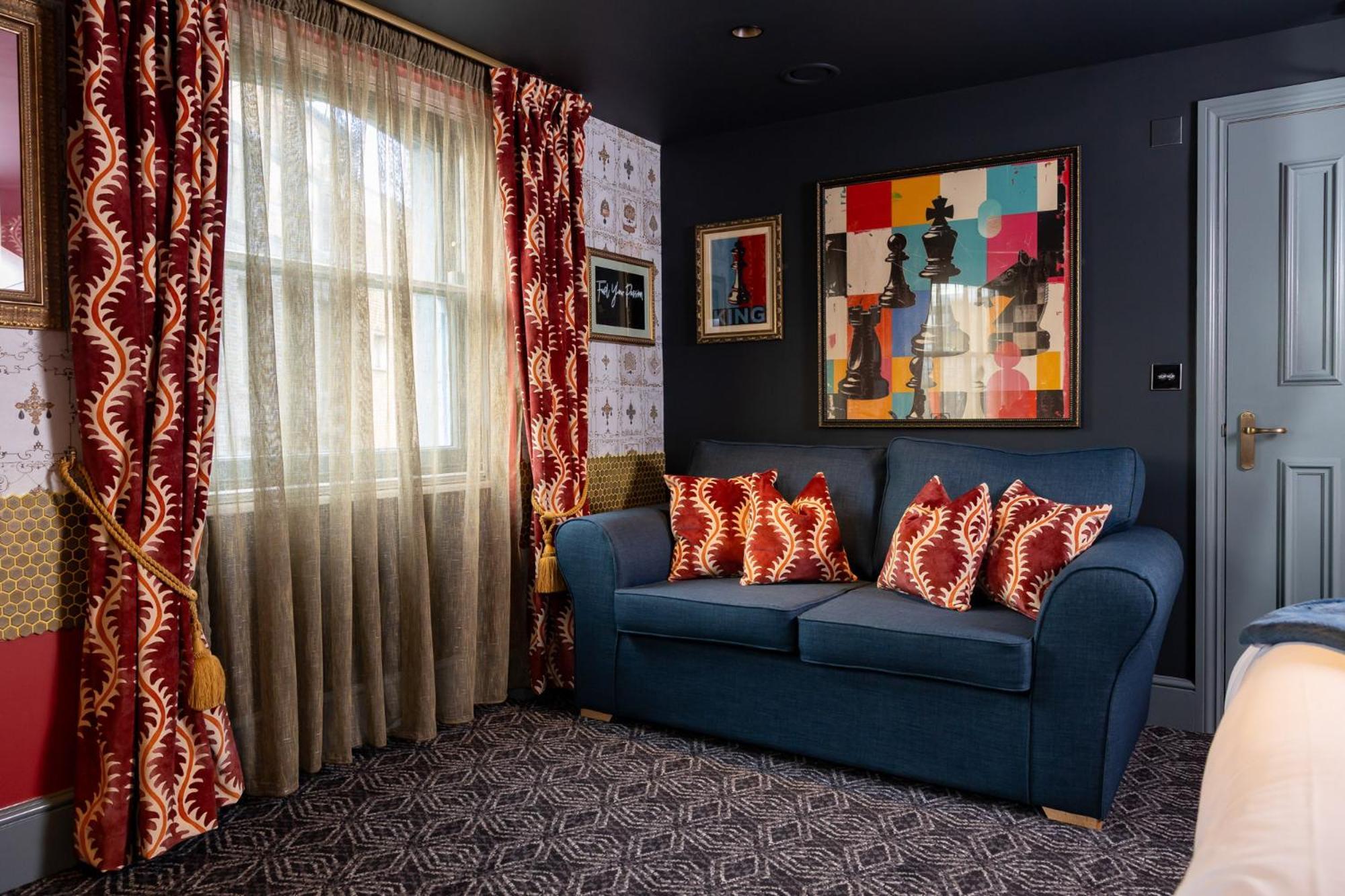 Deluxe Family Room