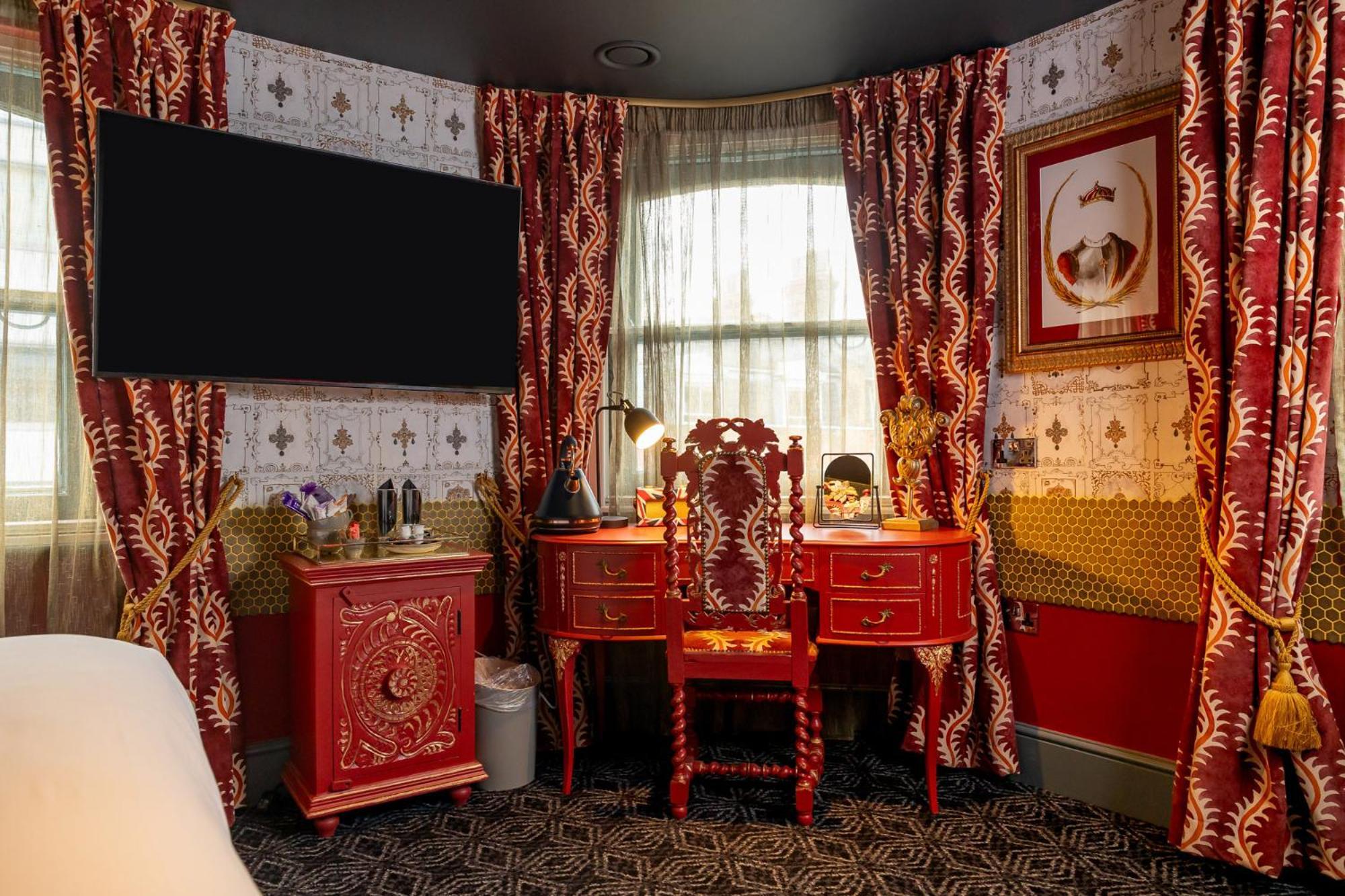 Deluxe Family Room