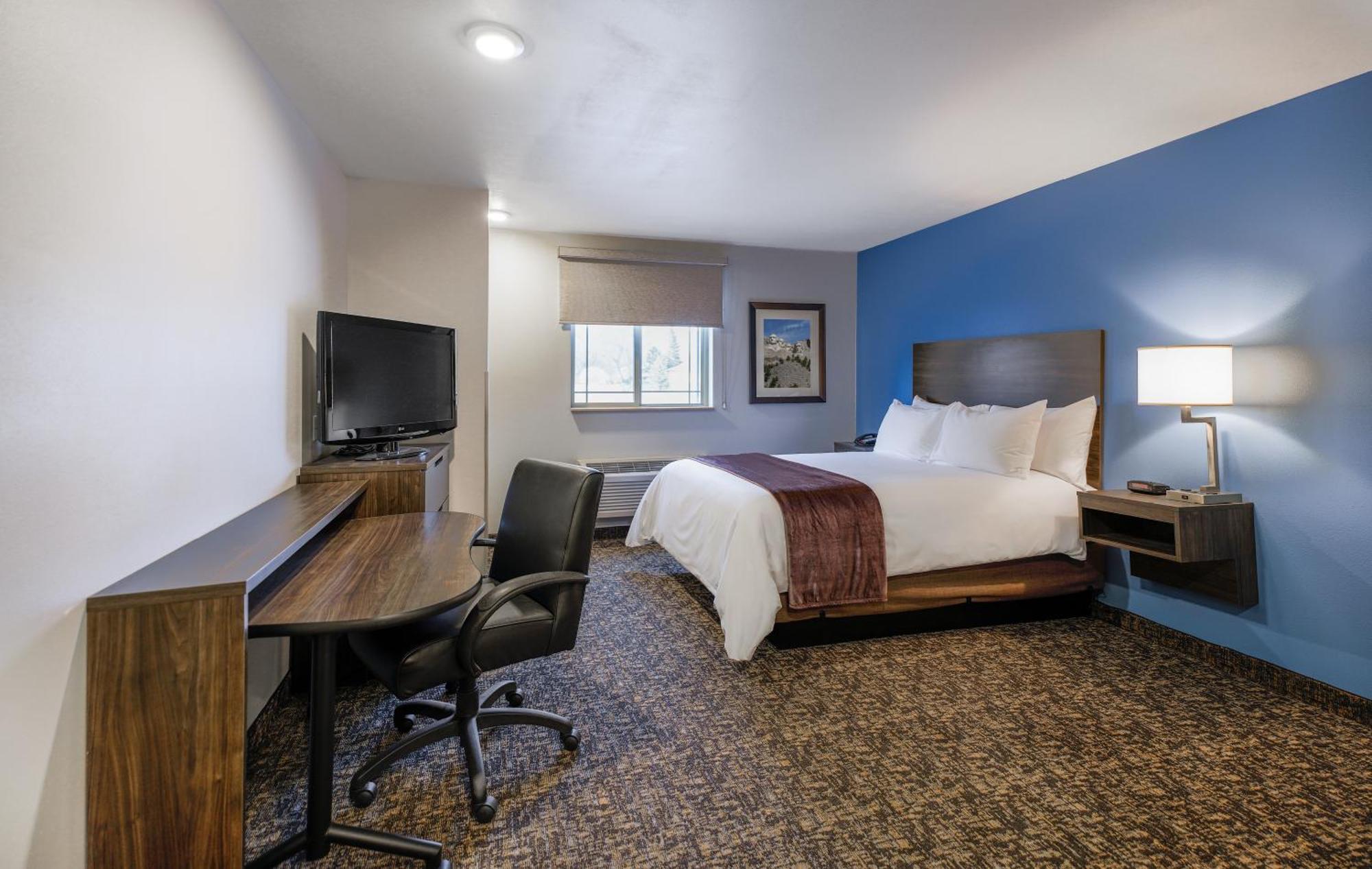 Queen Room - Mobility Accessible