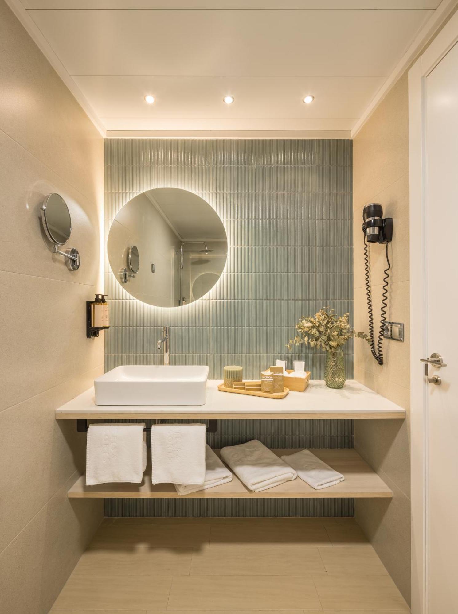 Superior Double or Twin Room Sea View