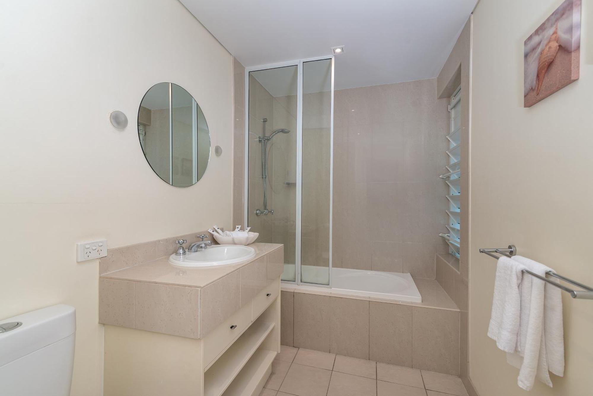 One-Bedroom Apartment Pool View