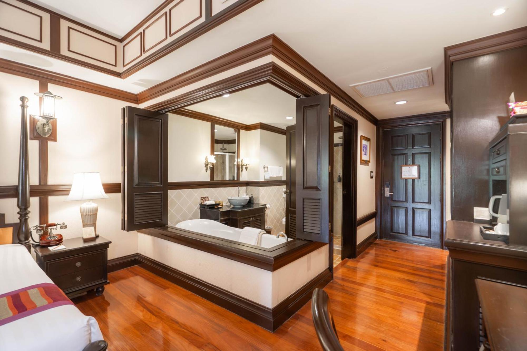 Grand Deluxe Room