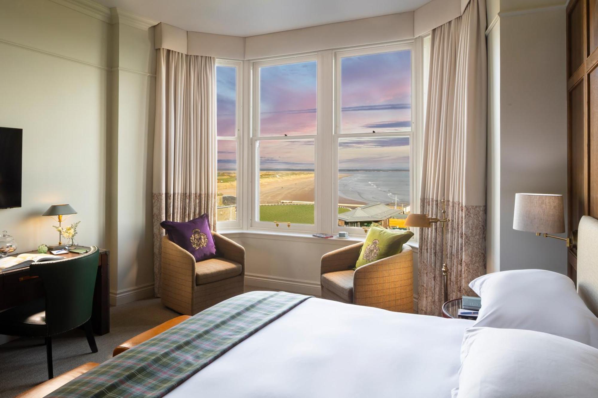 Deluxe King Room with Sea View